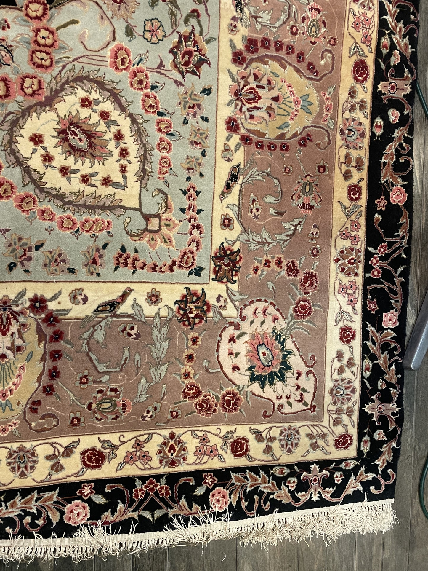 Hand Knotted Wool Tabriz Rug with birds (Approx. 8.5x11) (0JQ00C)