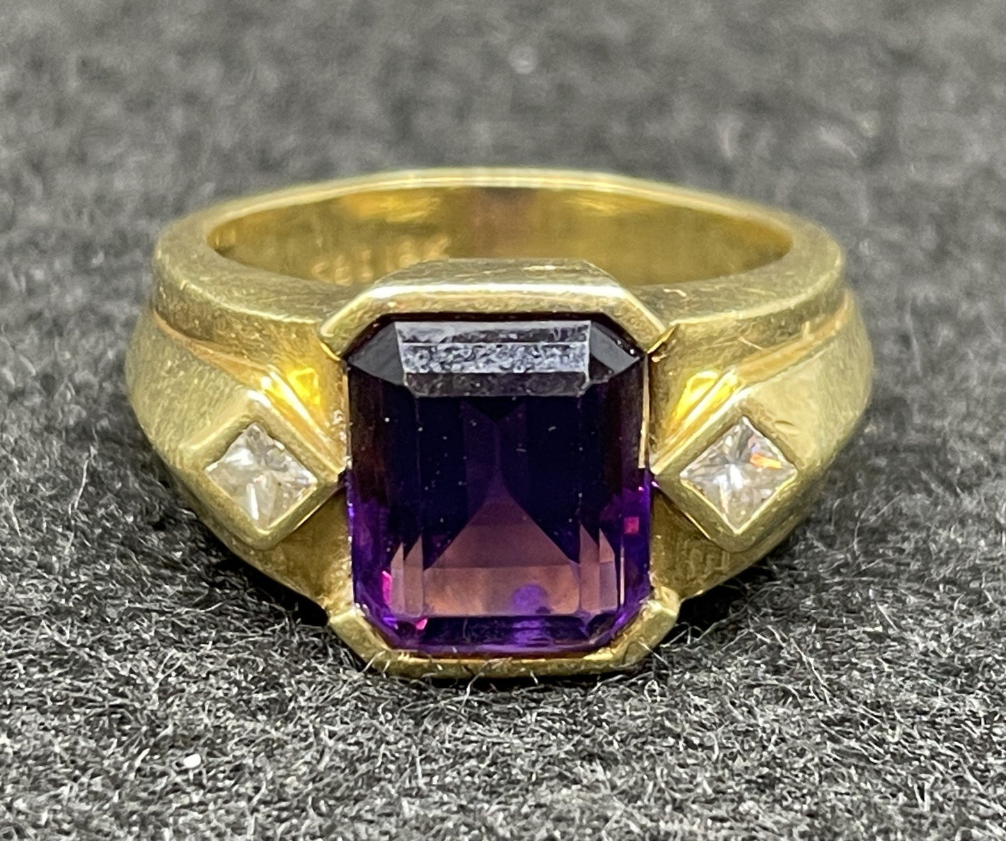 18K Diamond and Amethyst Ring (01401H)