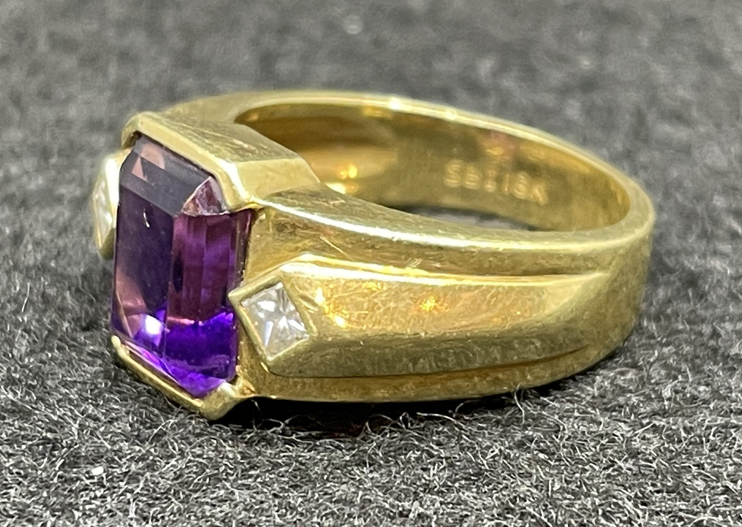 18K Diamond and Amethyst Ring (01401H)