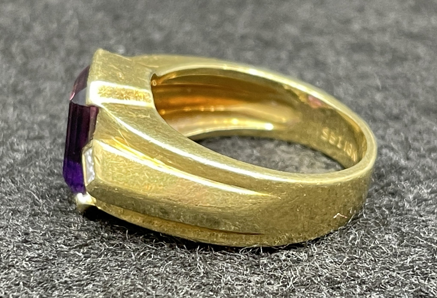 18K Diamond and Amethyst Ring (01401H)