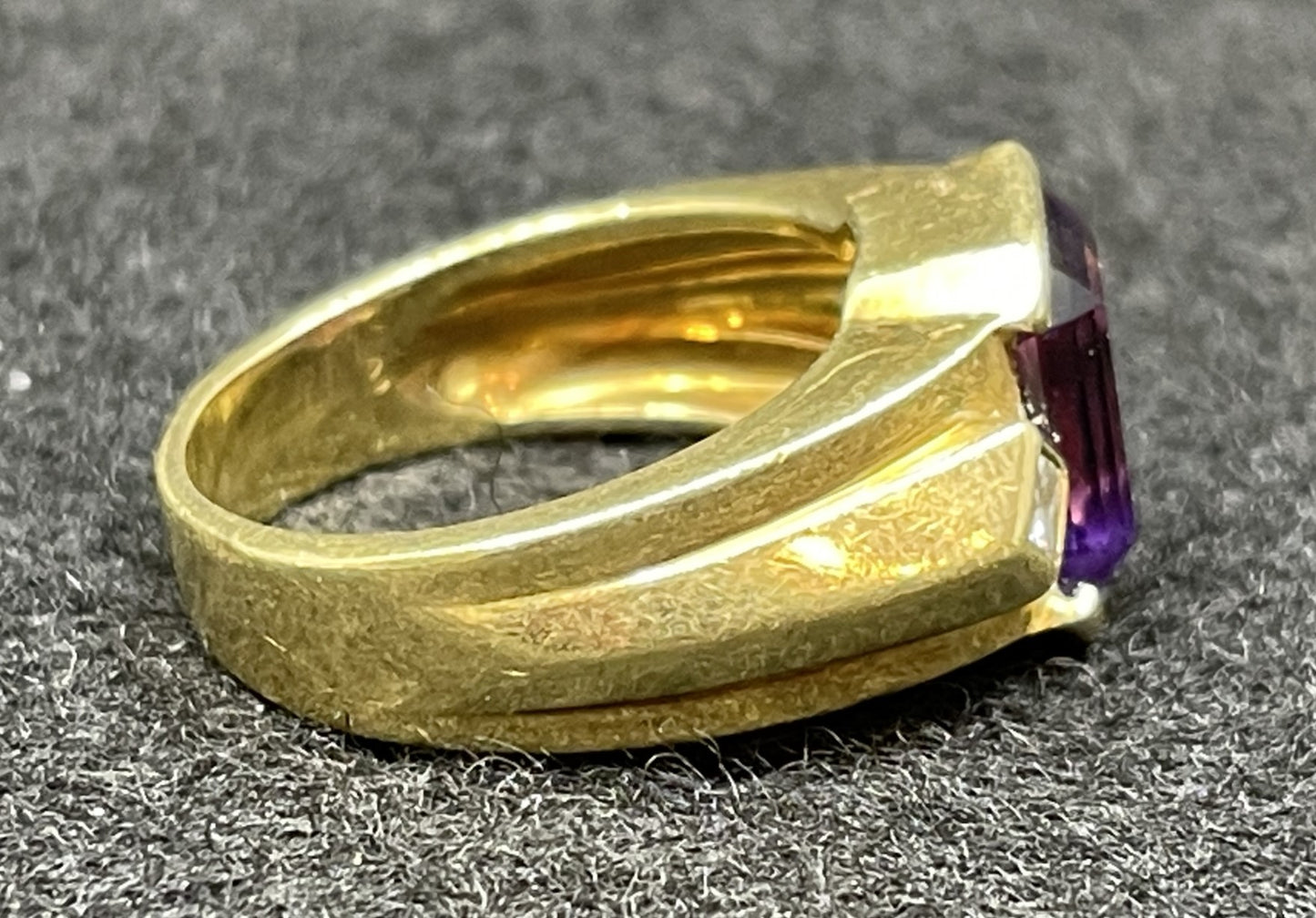 18K Diamond and Amethyst Ring (01401H)