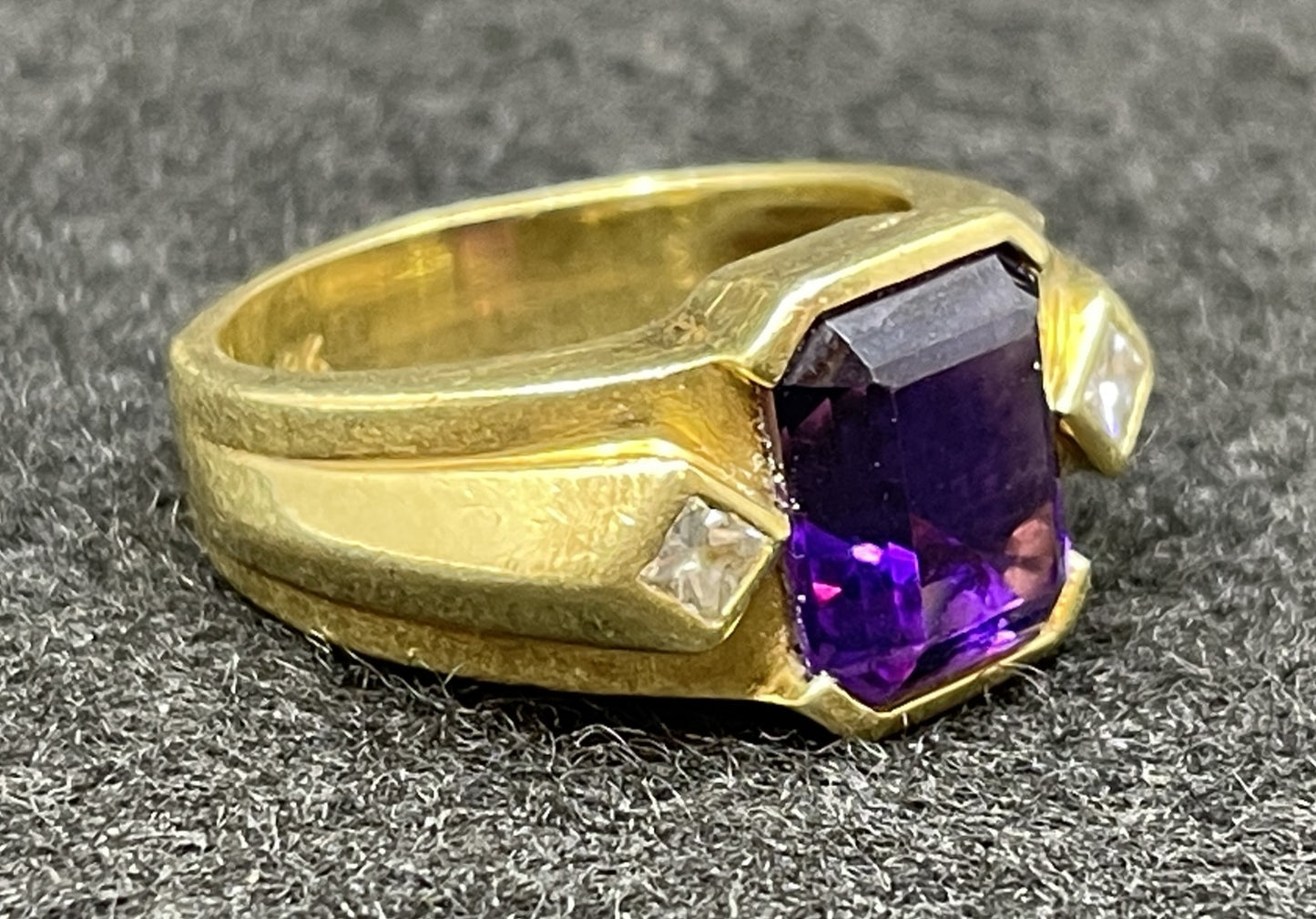 18K Diamond and Amethyst Ring (01401H)