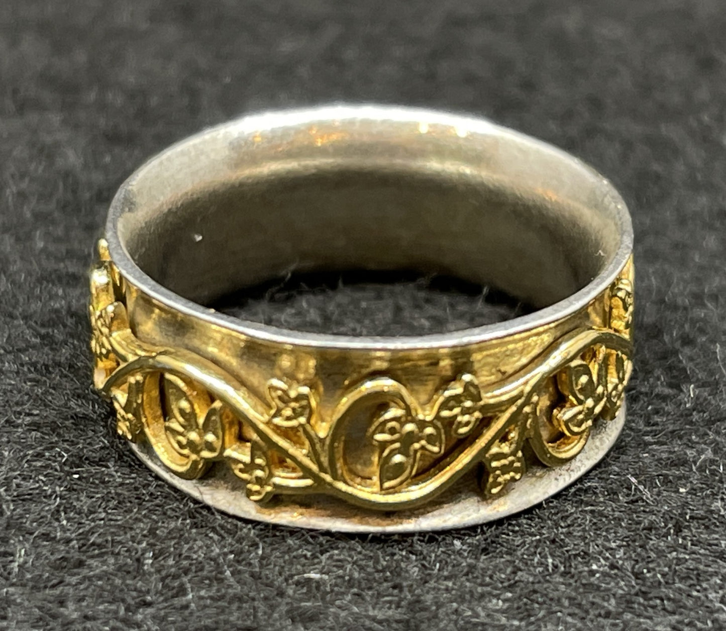 Israeli Spinner Ring (01401A)