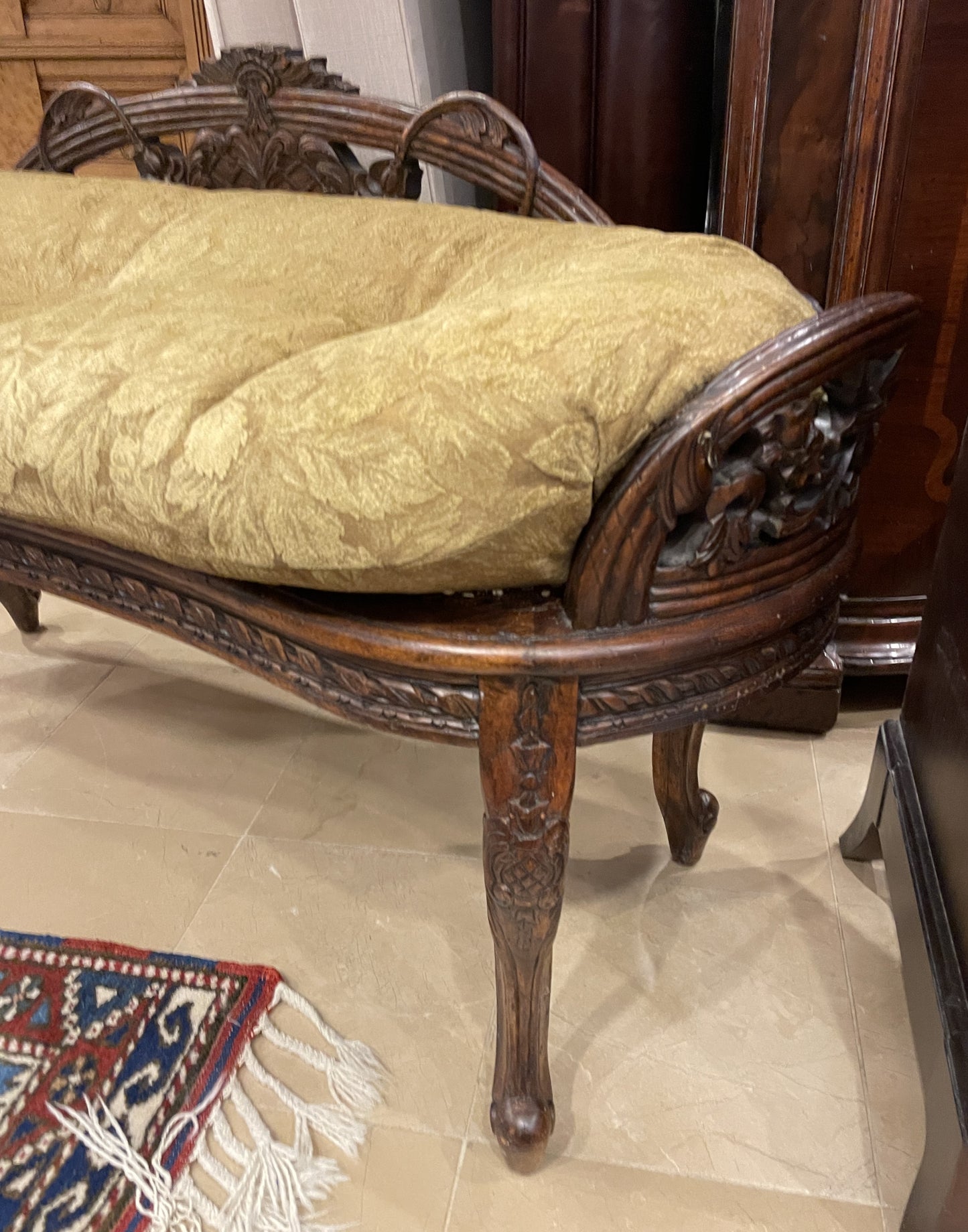 Maitland Smith Kidney Shaped carved Bench with Cushion (0JQ005)