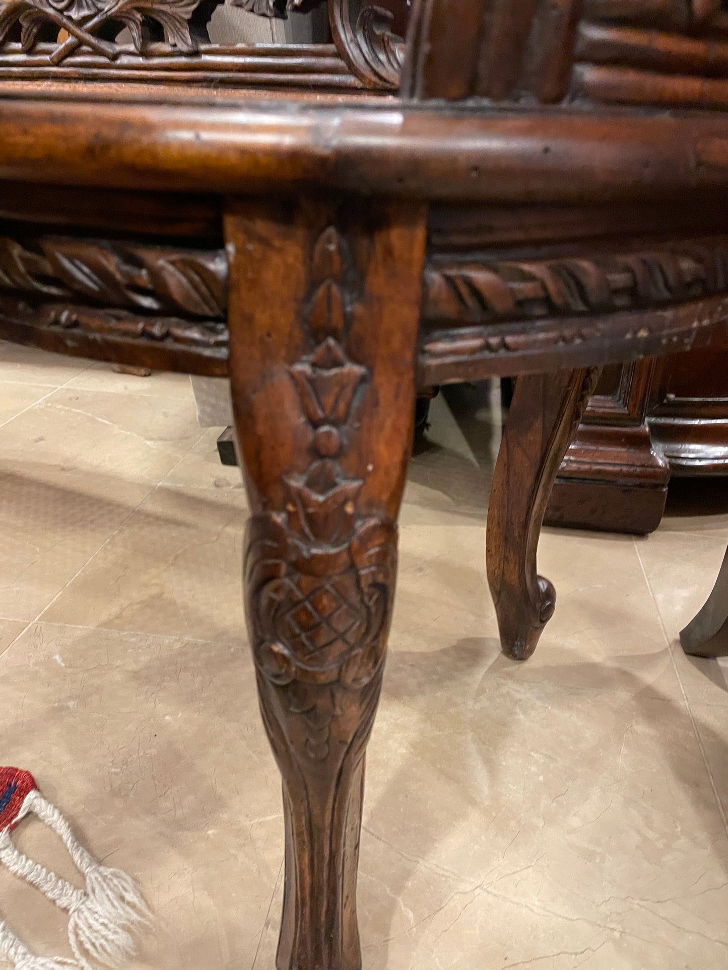 Maitland Smith Kidney Shaped carved Bench with Cushion (0JQ005)