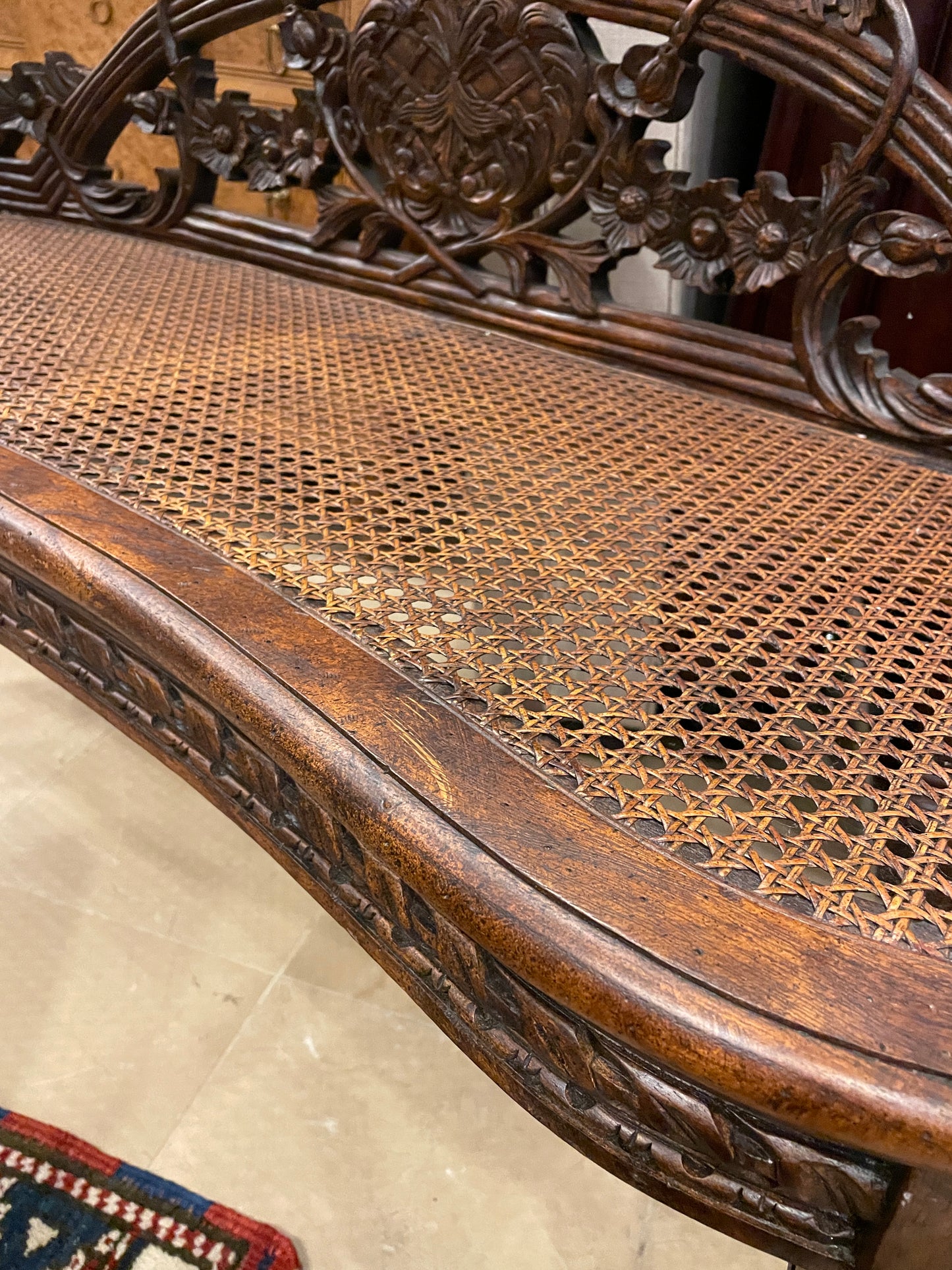 Maitland Smith Kidney Shaped carved Bench with Cushion (0JQ005)