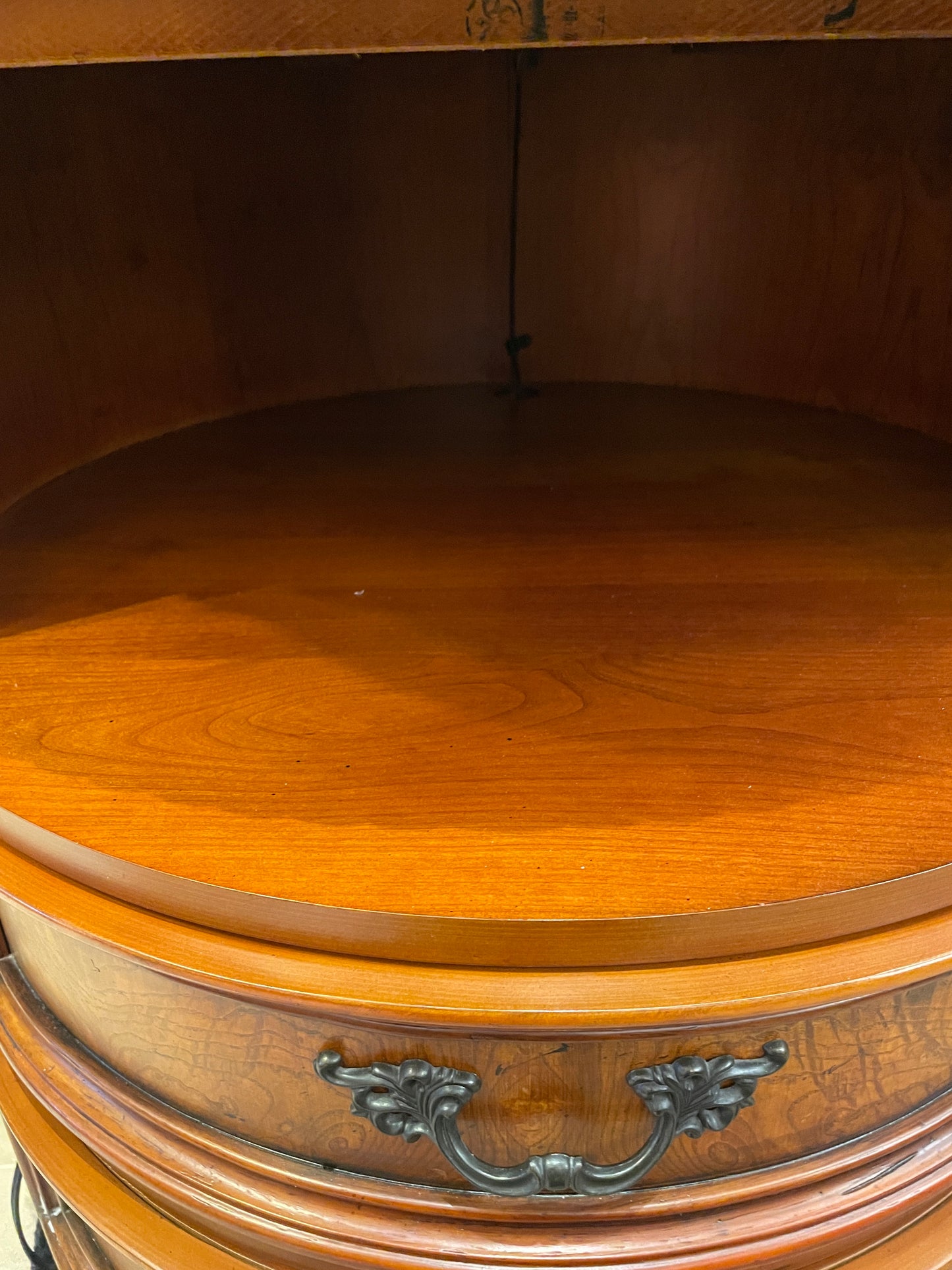 Aspenhome Round Nightstands, a pair (02U00B)