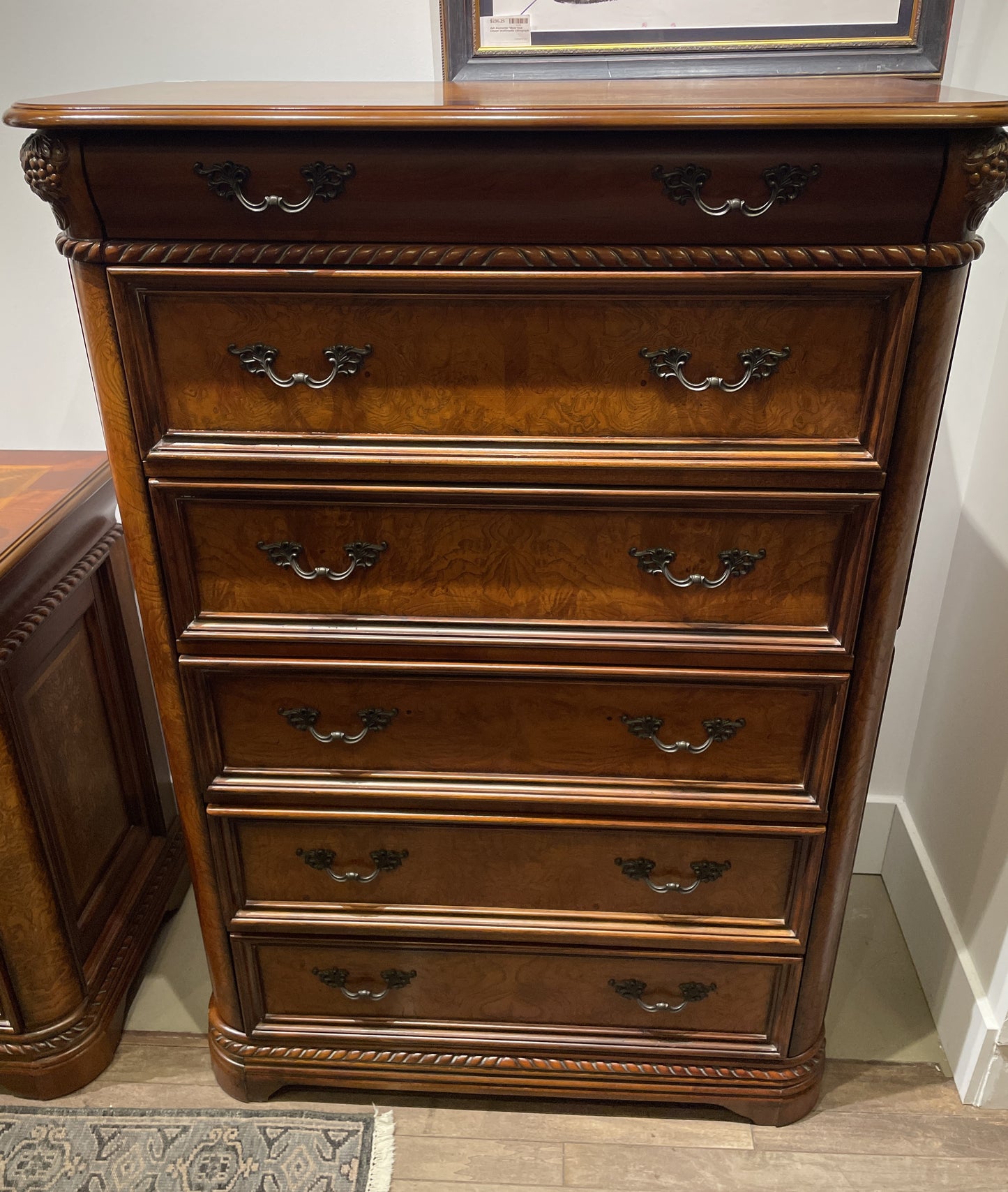 Aspenhome Dresser/Chest with Jewelry storage (02U00D)