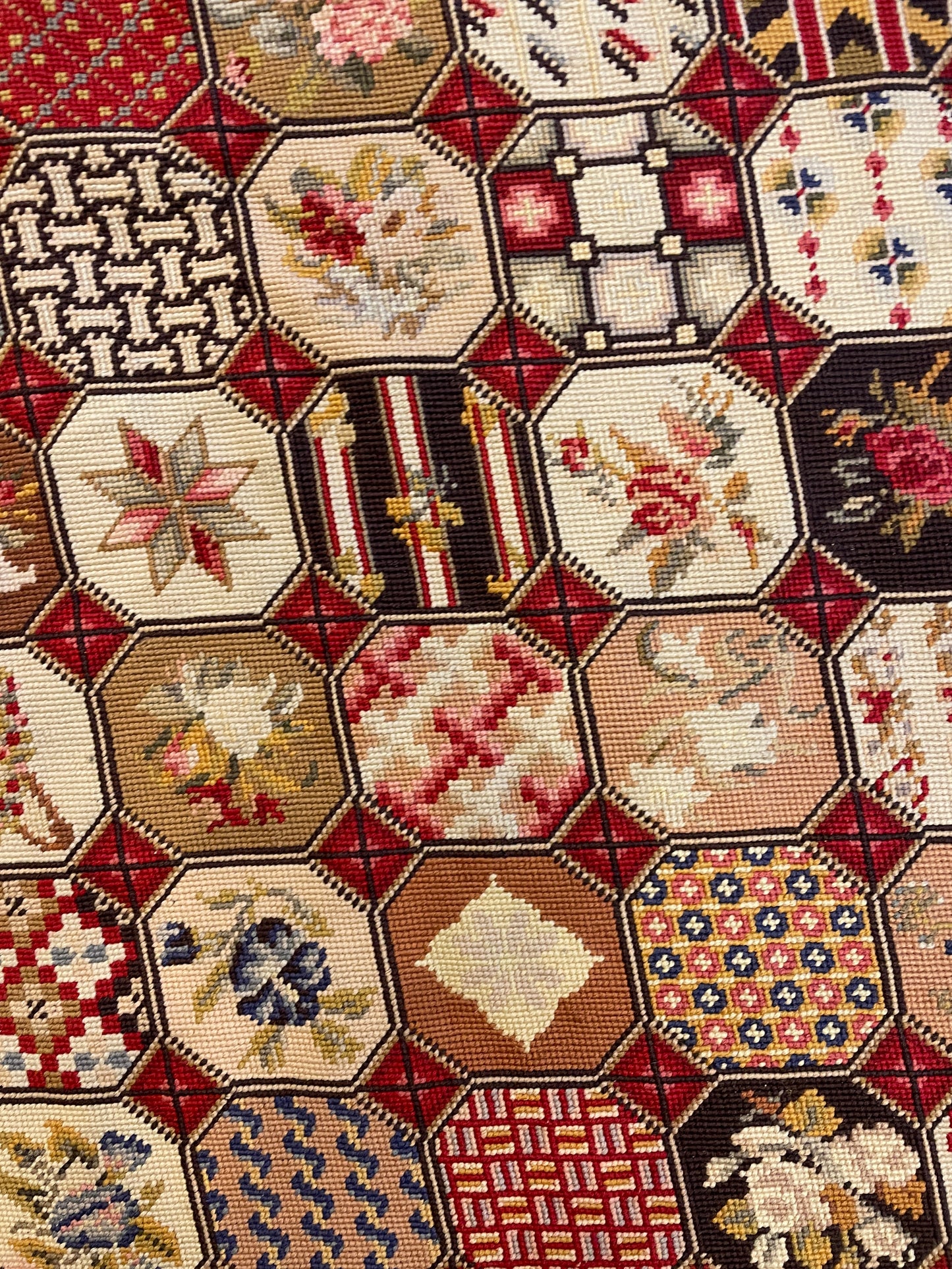 Antique British Isles Needlepoint Rug with Crown, Plume and Harp (Approx. 6x8) (0HP01F)