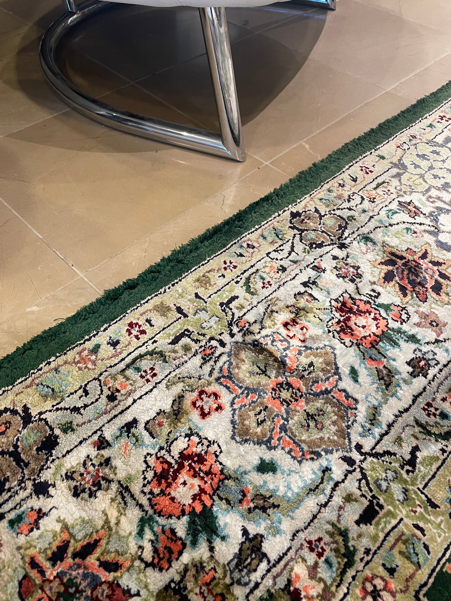 Hand Knotted Silk Green and Coral Rug (5'9x8'8) (0N5006)