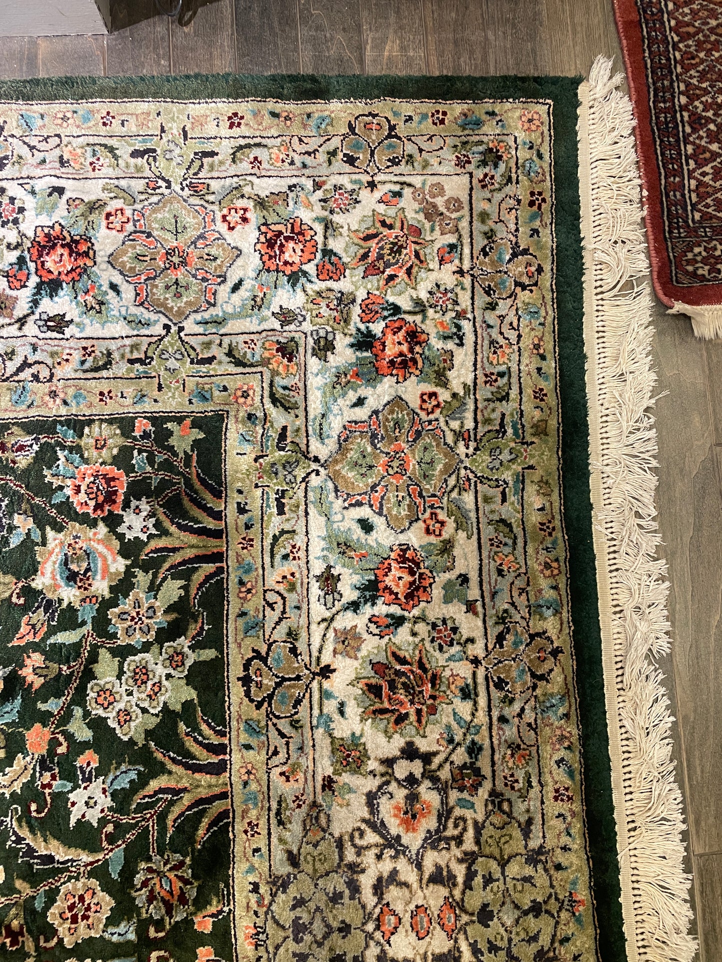 Hand Knotted Silk Green and Coral Rug (5'9x8'9) (0N5005)