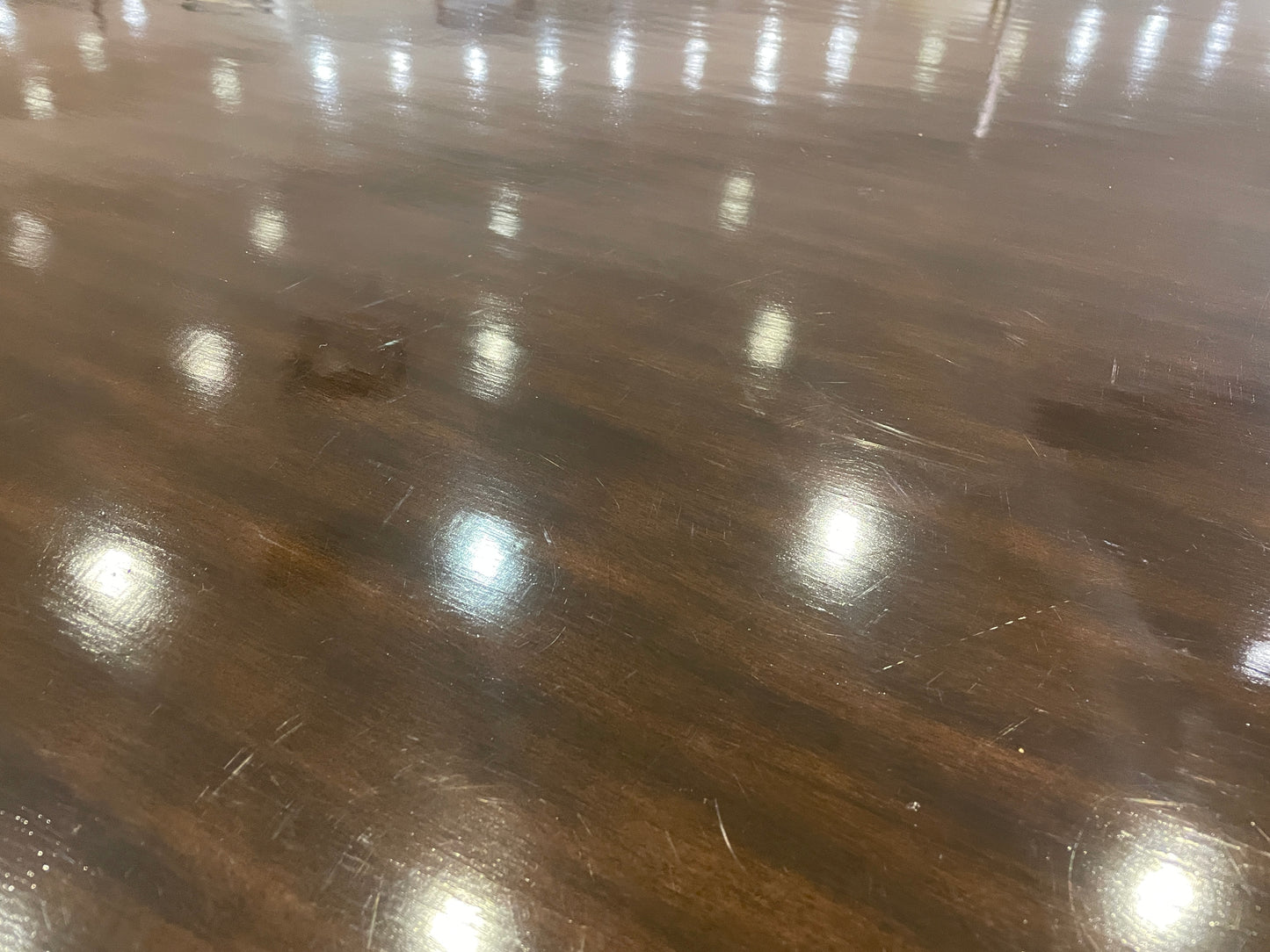 Bernhardt 72" Pedestal Round Dining Table (0N400N)