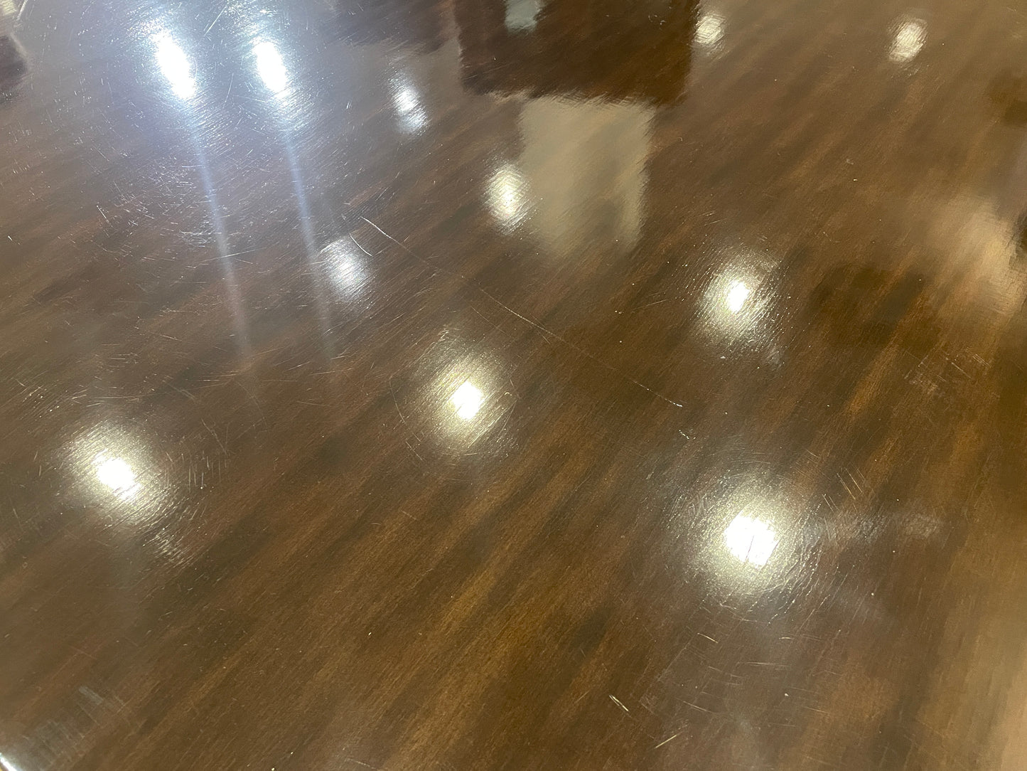 Bernhardt 72" Pedestal Round Dining Table (0N400N)