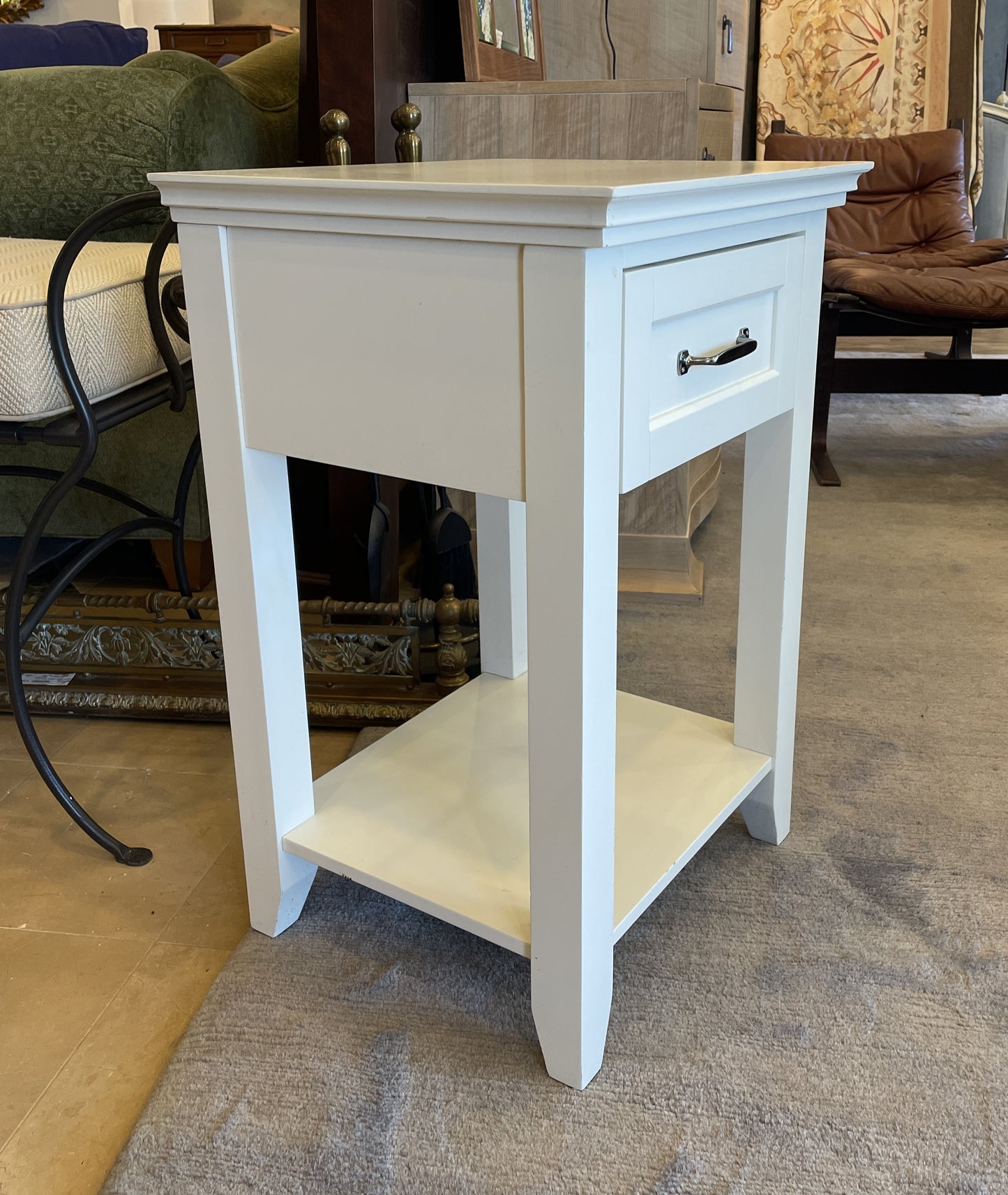 Pottery Barn Hampton Nightstand (0BZ003)