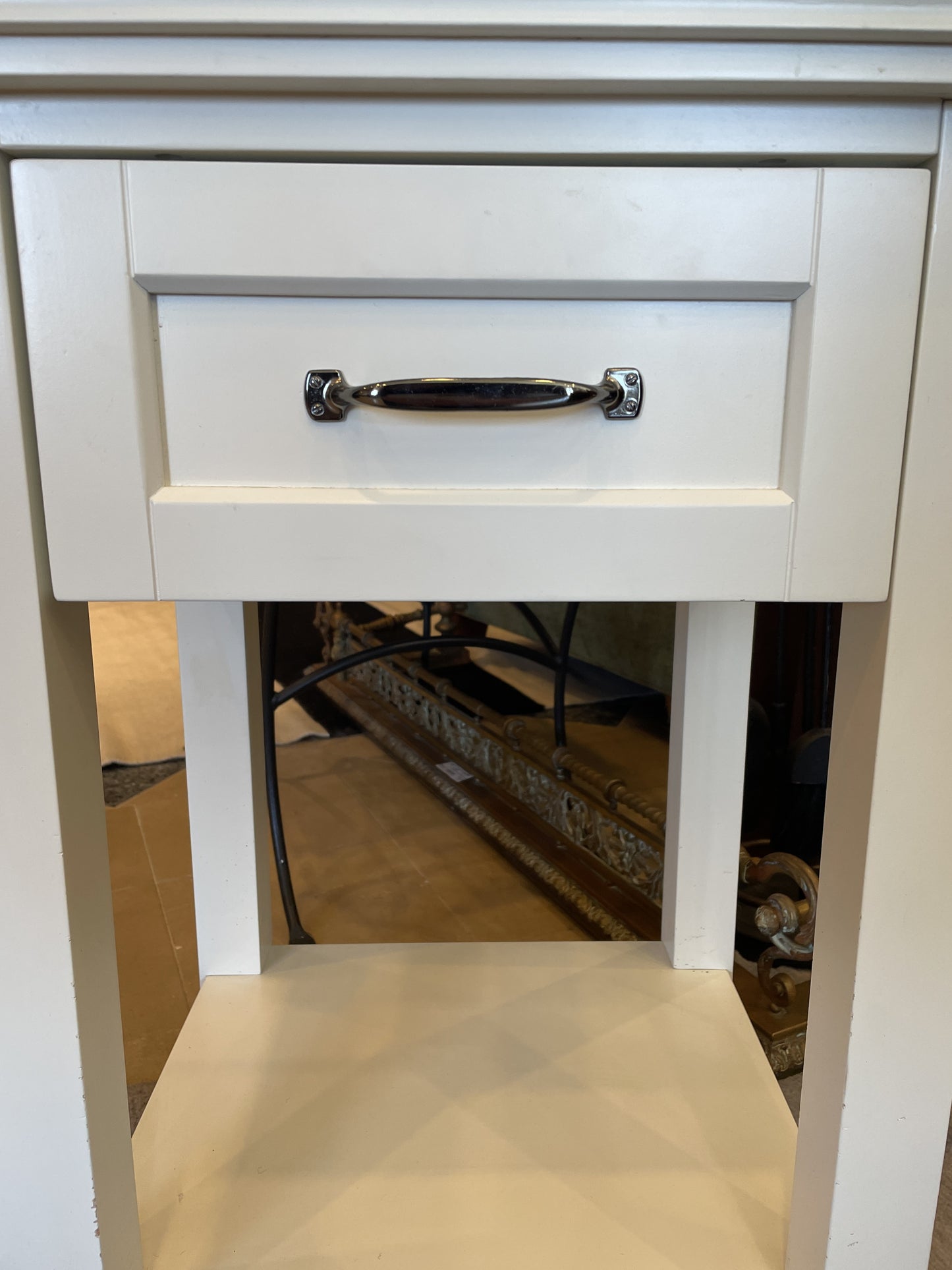 Pottery Barn Hampton Nightstand (0BZ003)