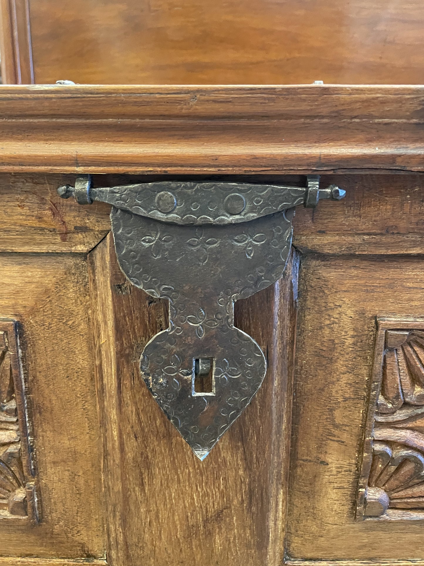 Carved Hope Chest AS IS (0BZ018)