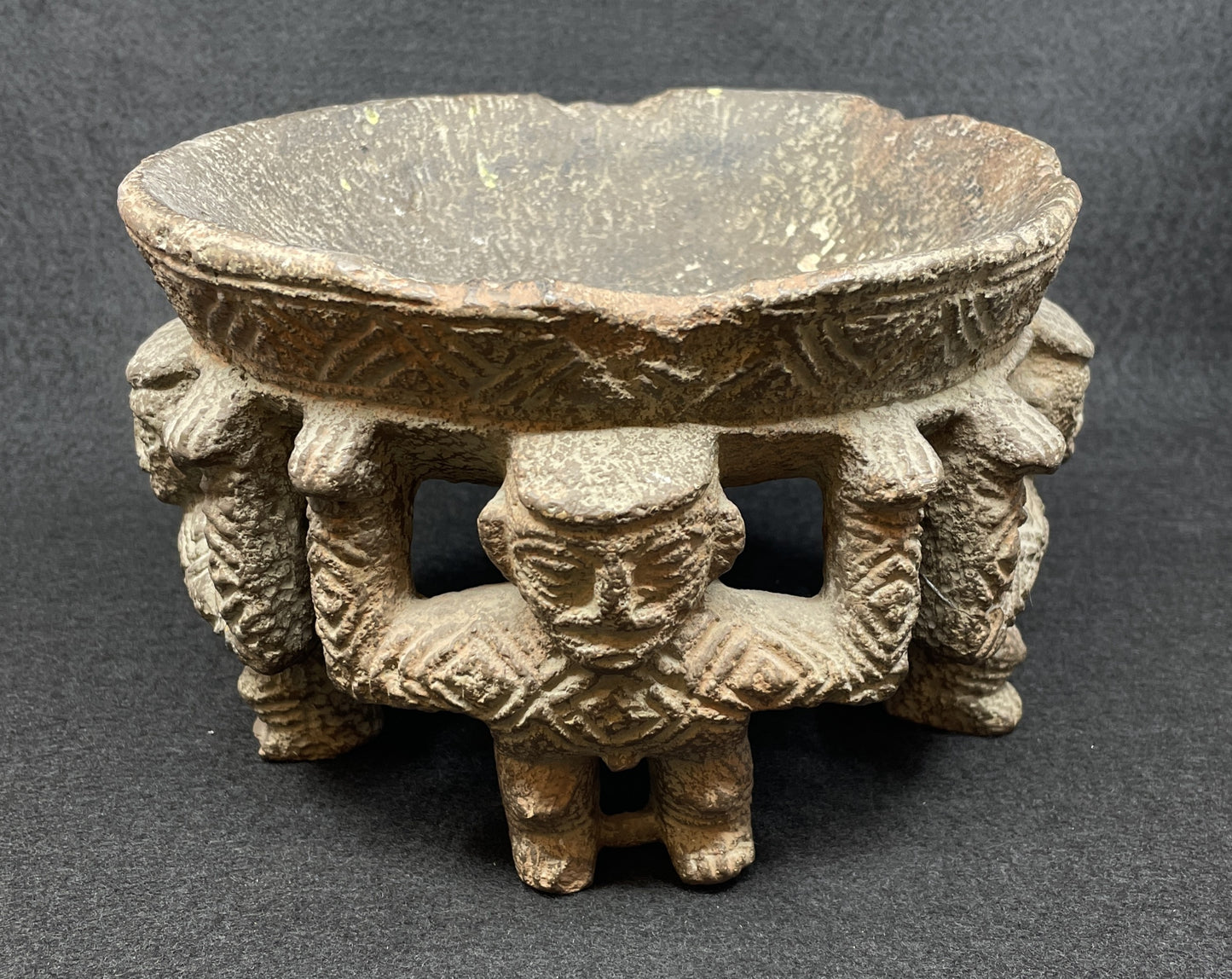 Costa Rican Metate/Grinding Bowl Reproduction (0NJ004)