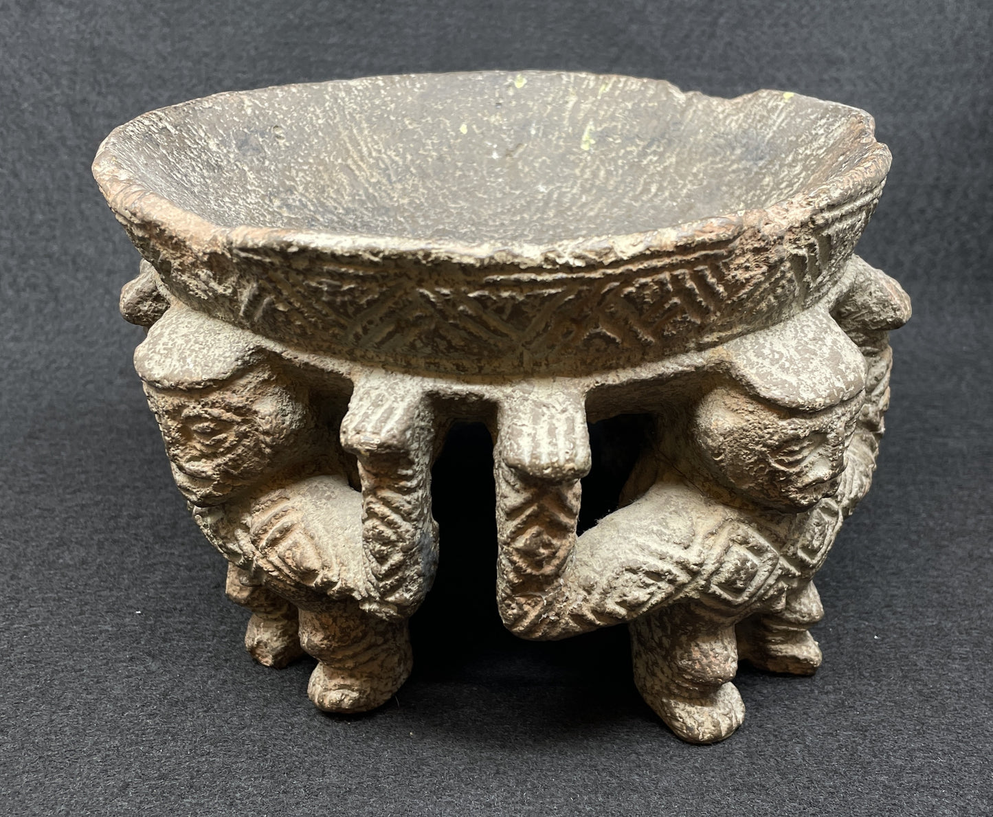 Costa Rican Metate/Grinding Bowl Reproduction (0NJ004)