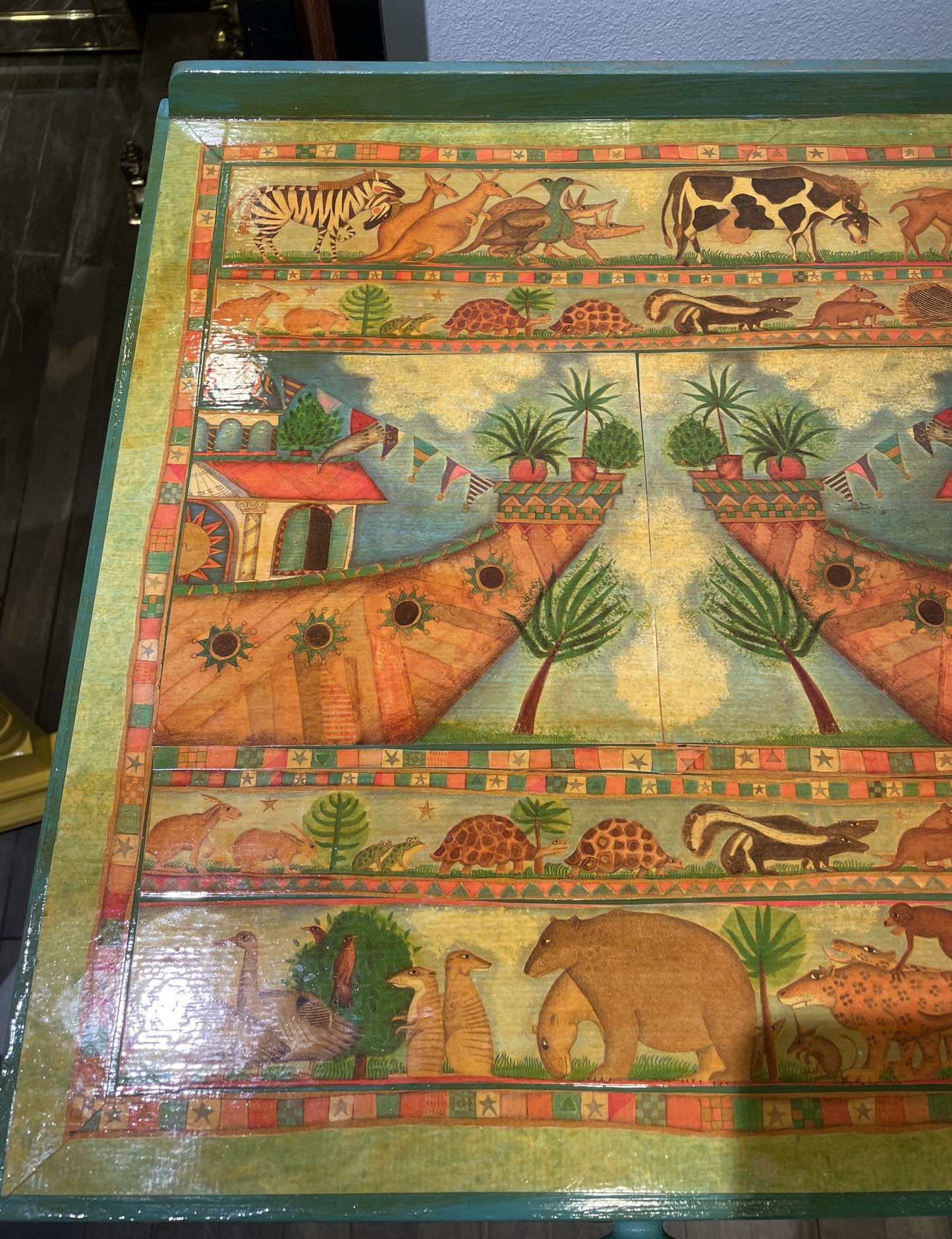 Vintage Noah's Ark Decoupage Dresser (0BZ005)