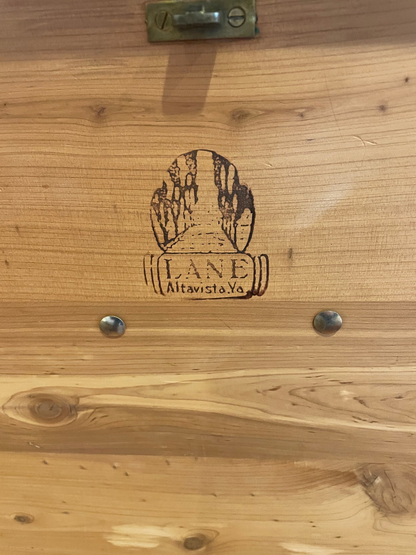 Revival Hope Chest on Stand (0NJ009)