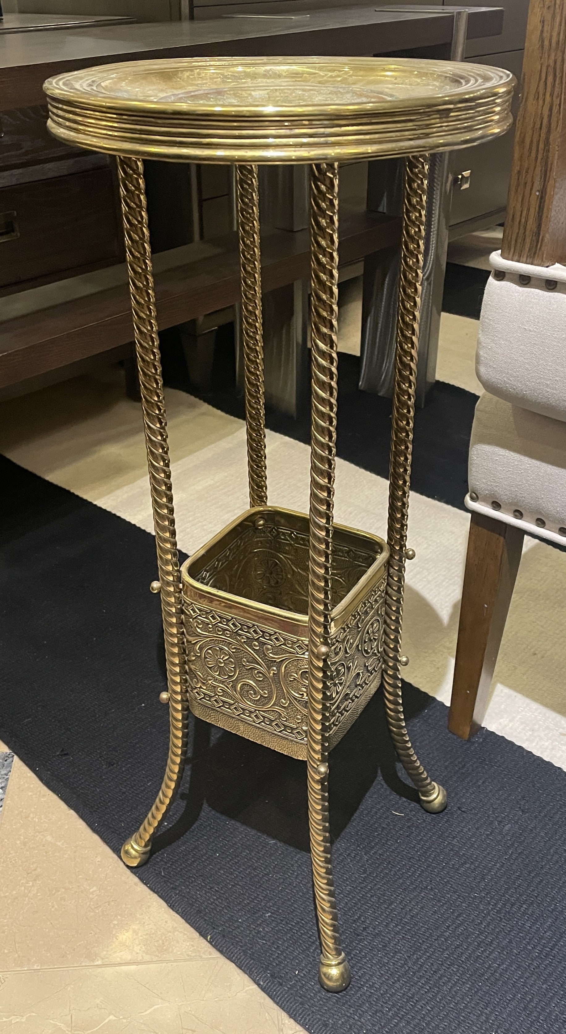 Antique Aesthetic Movement Brass Plant Stand (0JZ003) – The