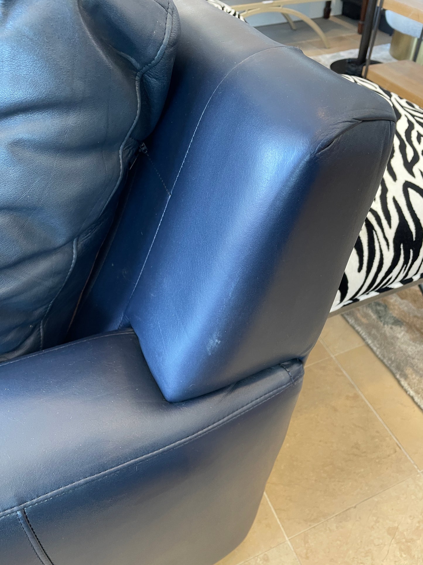 Navy Leather Sofa (0BL00C)