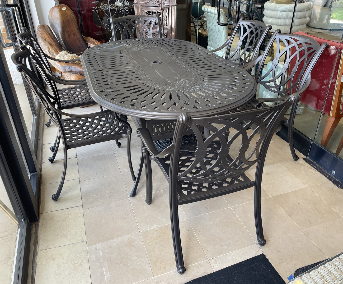Madison Cast Aluminum Dining Suite with 6 Chairs and Umbrella Stand (0NP001)