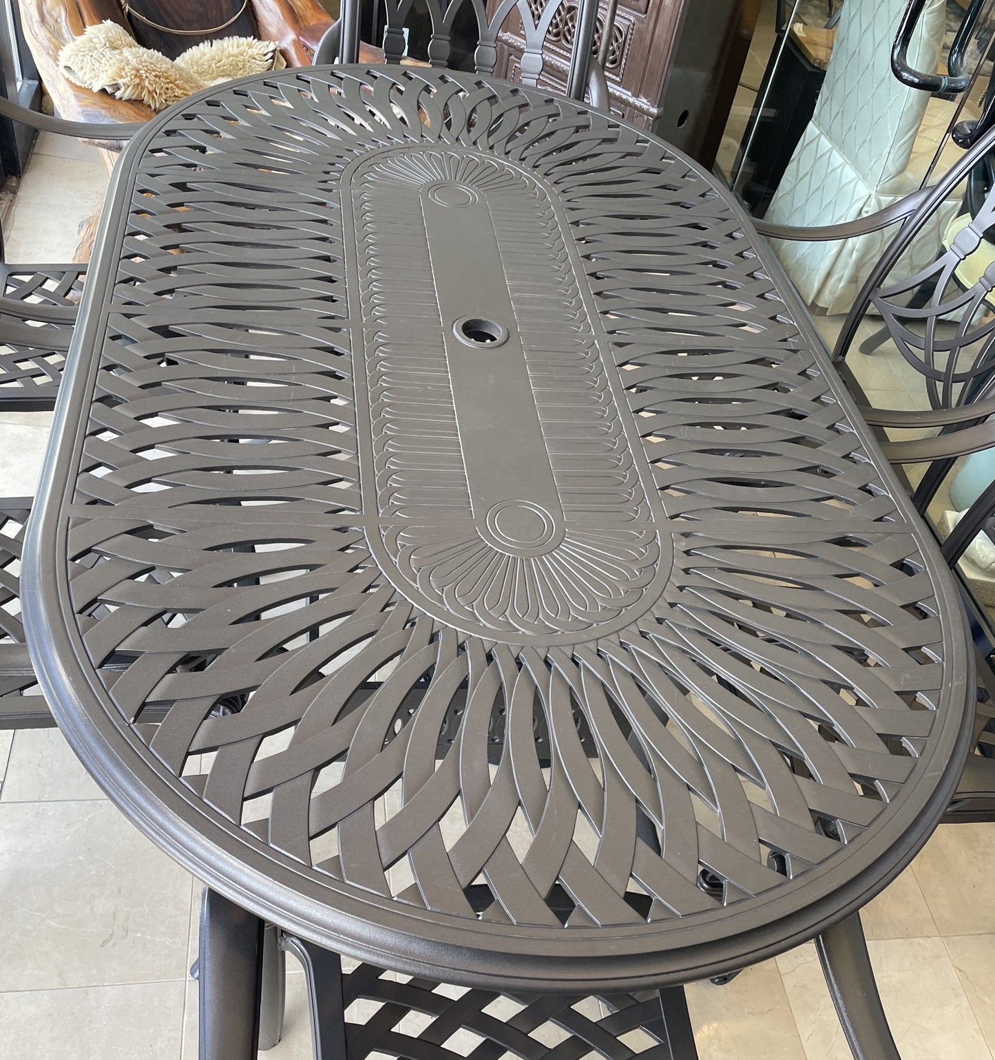 Madison Cast Aluminum Dining Suite with 6 Chairs and Umbrella Stand (0NP001)