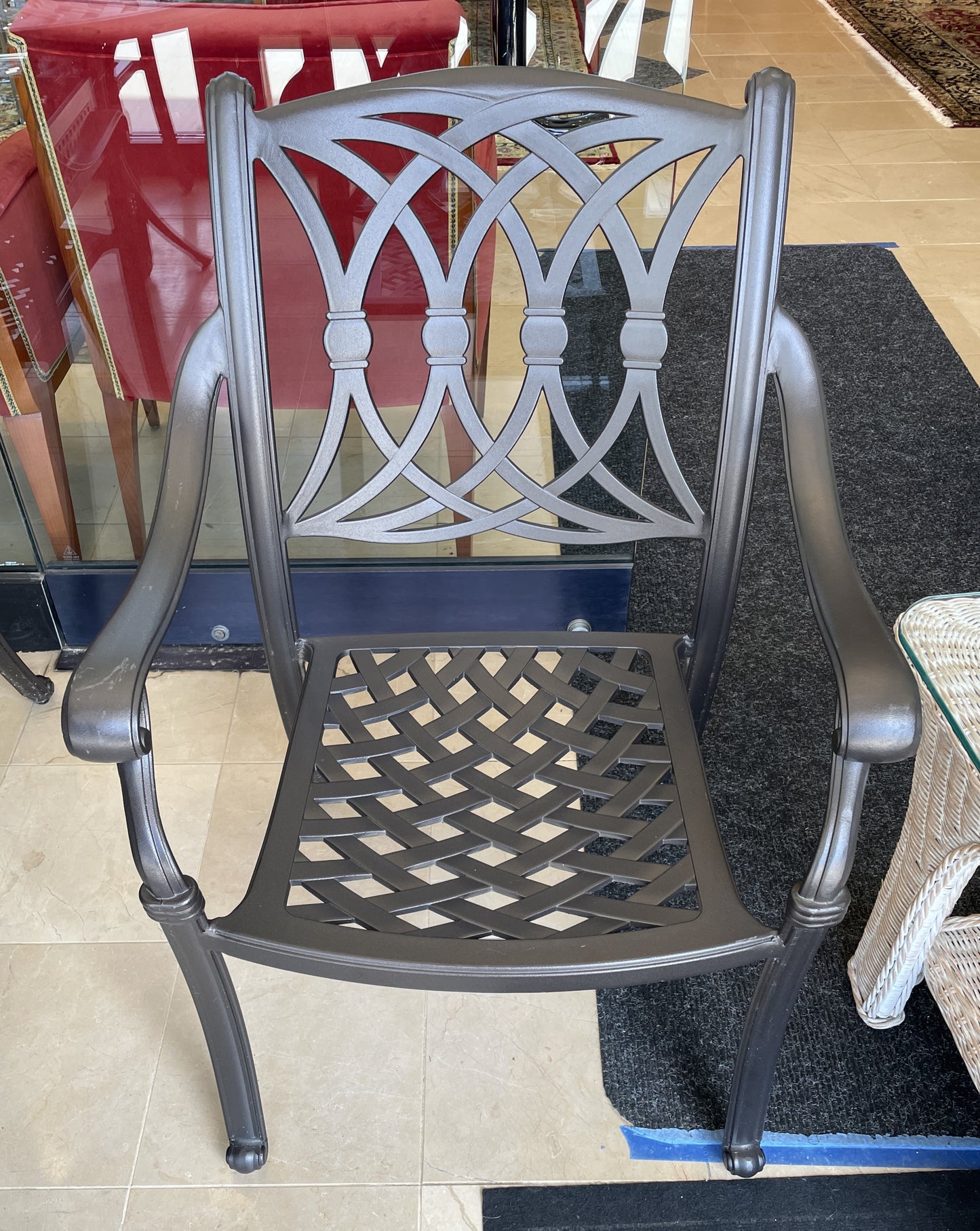 Madison Cast Aluminum Dining Suite with 6 Chairs and Umbrella Stand (0NP001)