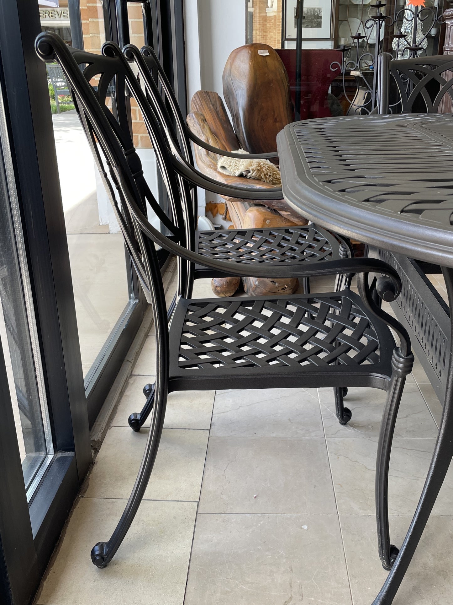Madison Cast Aluminum Dining Suite with 6 Chairs and Umbrella Stand (0NP001)