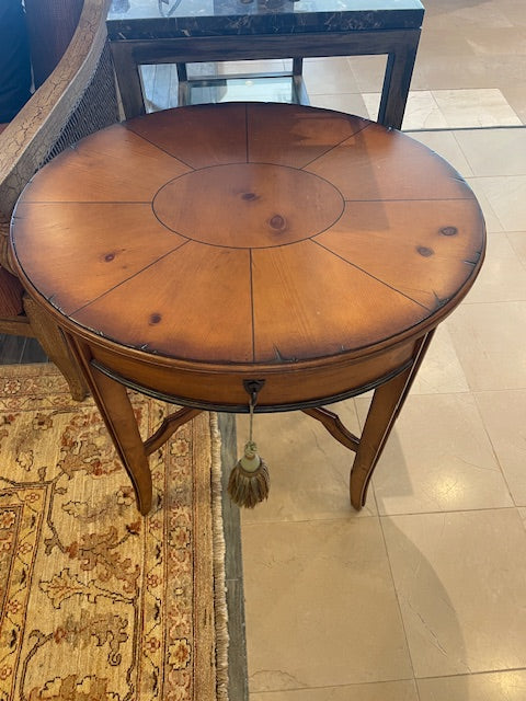 Hekman Oval End Table with Drawer, AS IS (0FY004)