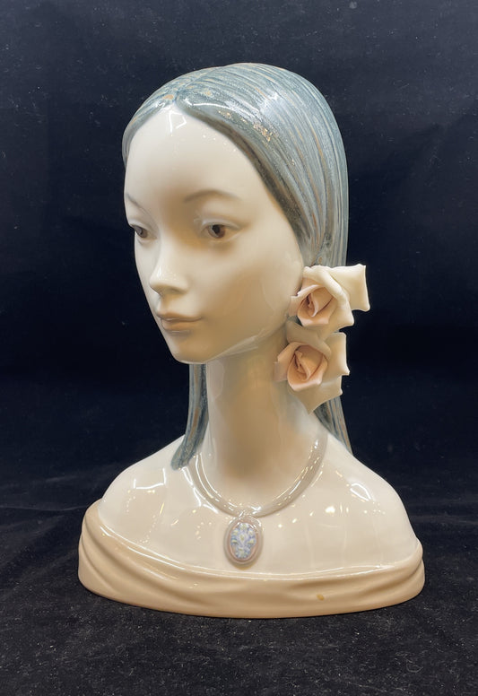 Lladro Bust La Maja  (no box) (0G2004)