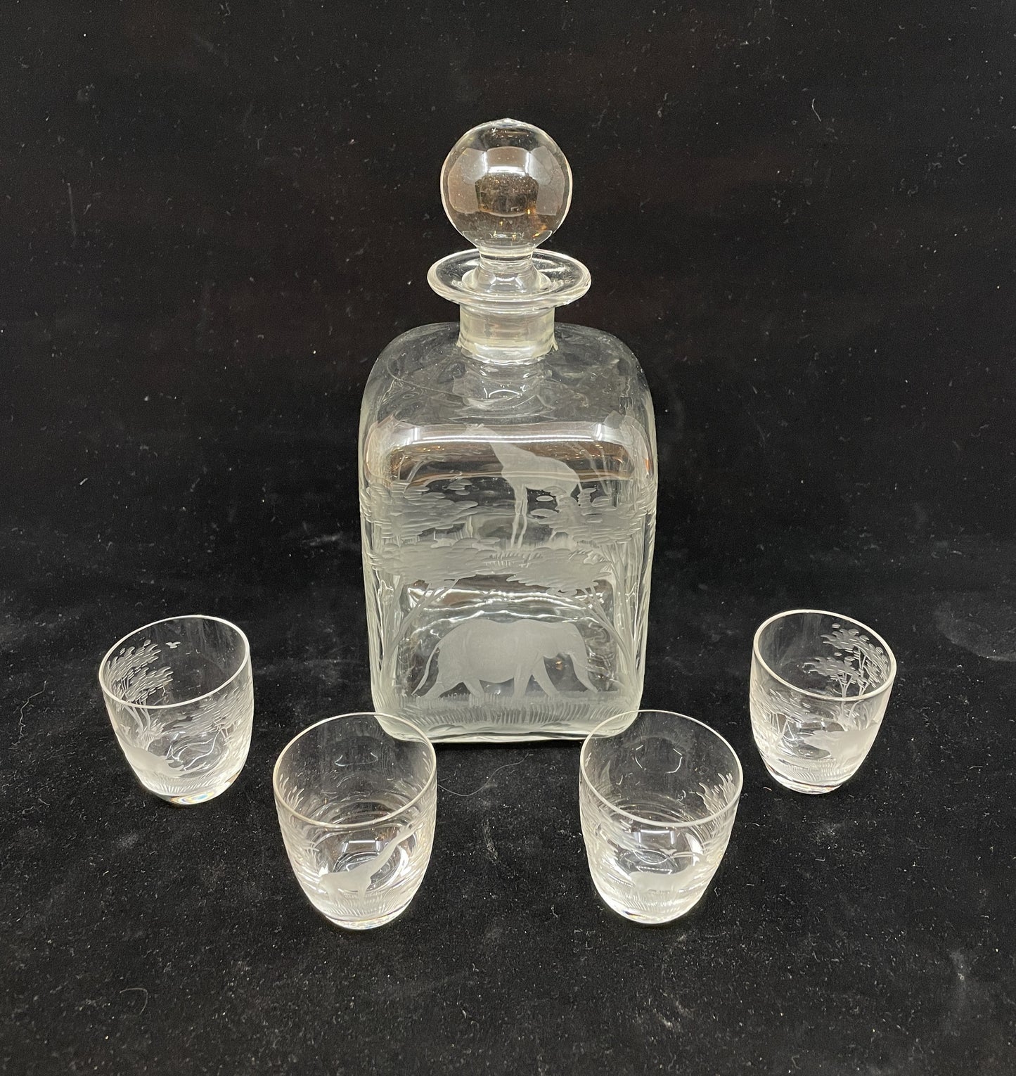 Moser Rowland Ward Big Game Decanter and Glasses (0C000E)