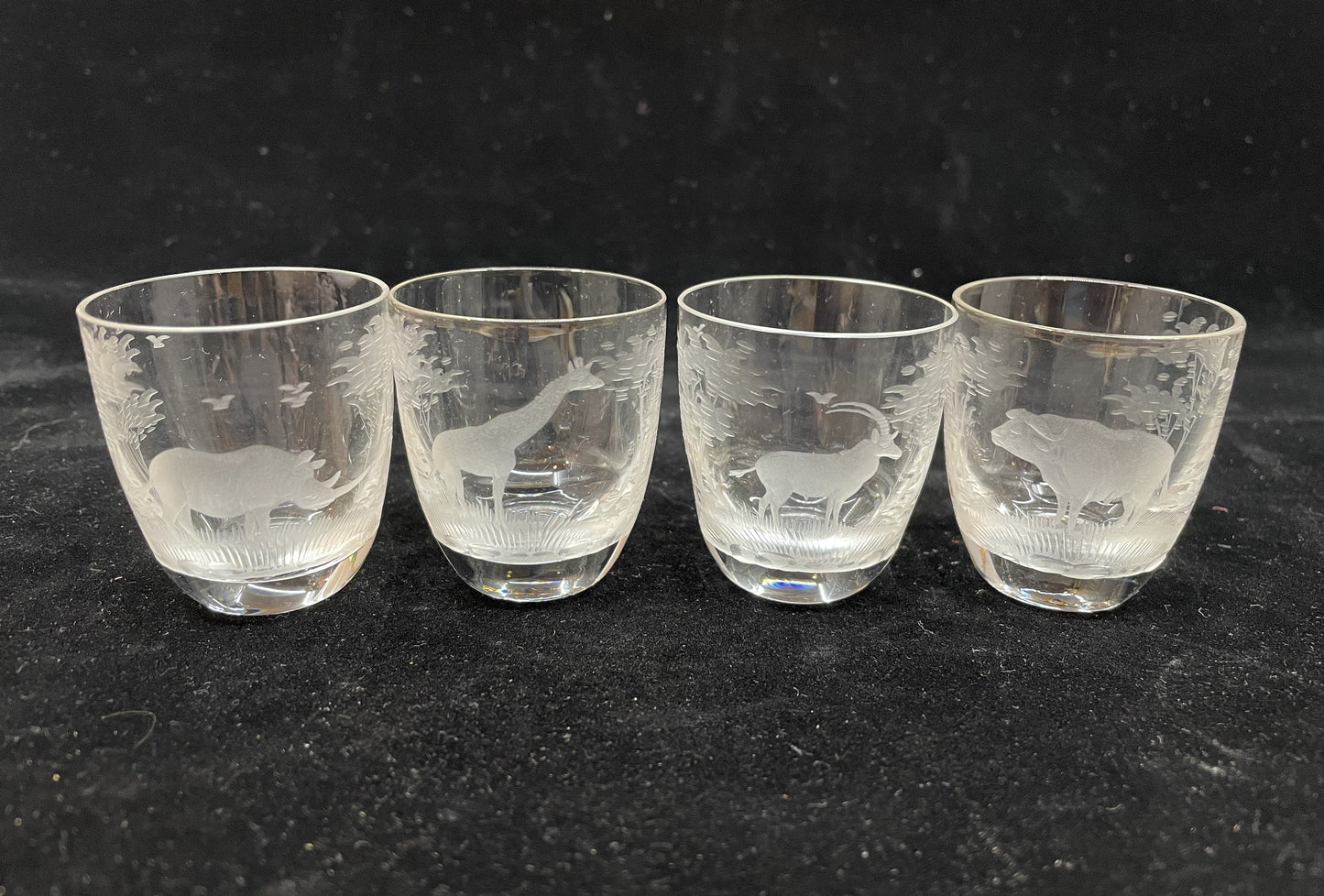Moser Rowland Ward Big Game Decanter and Glasses (0C000E)