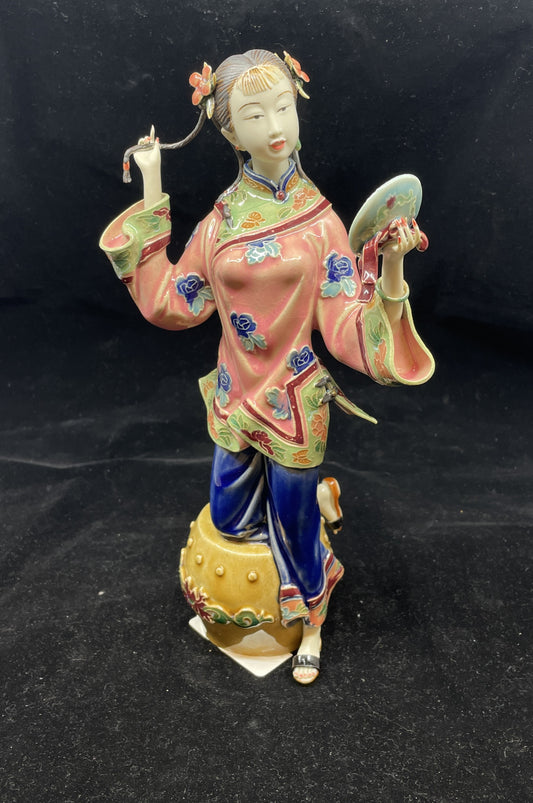 Shiwan Mudmen Geisha with Plate (0G2001)