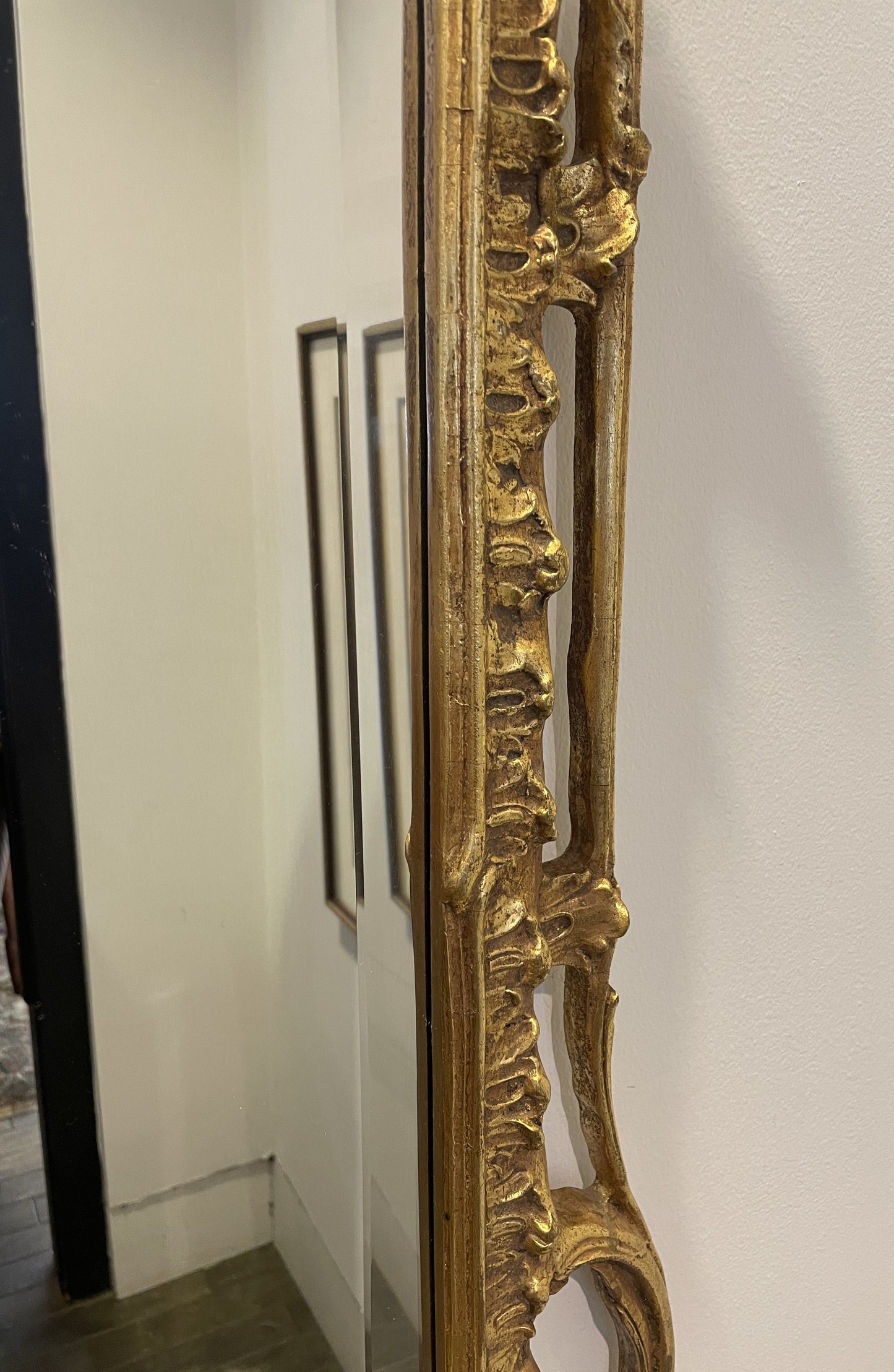 Decorative Arts Gilt Mirror (0BV005)