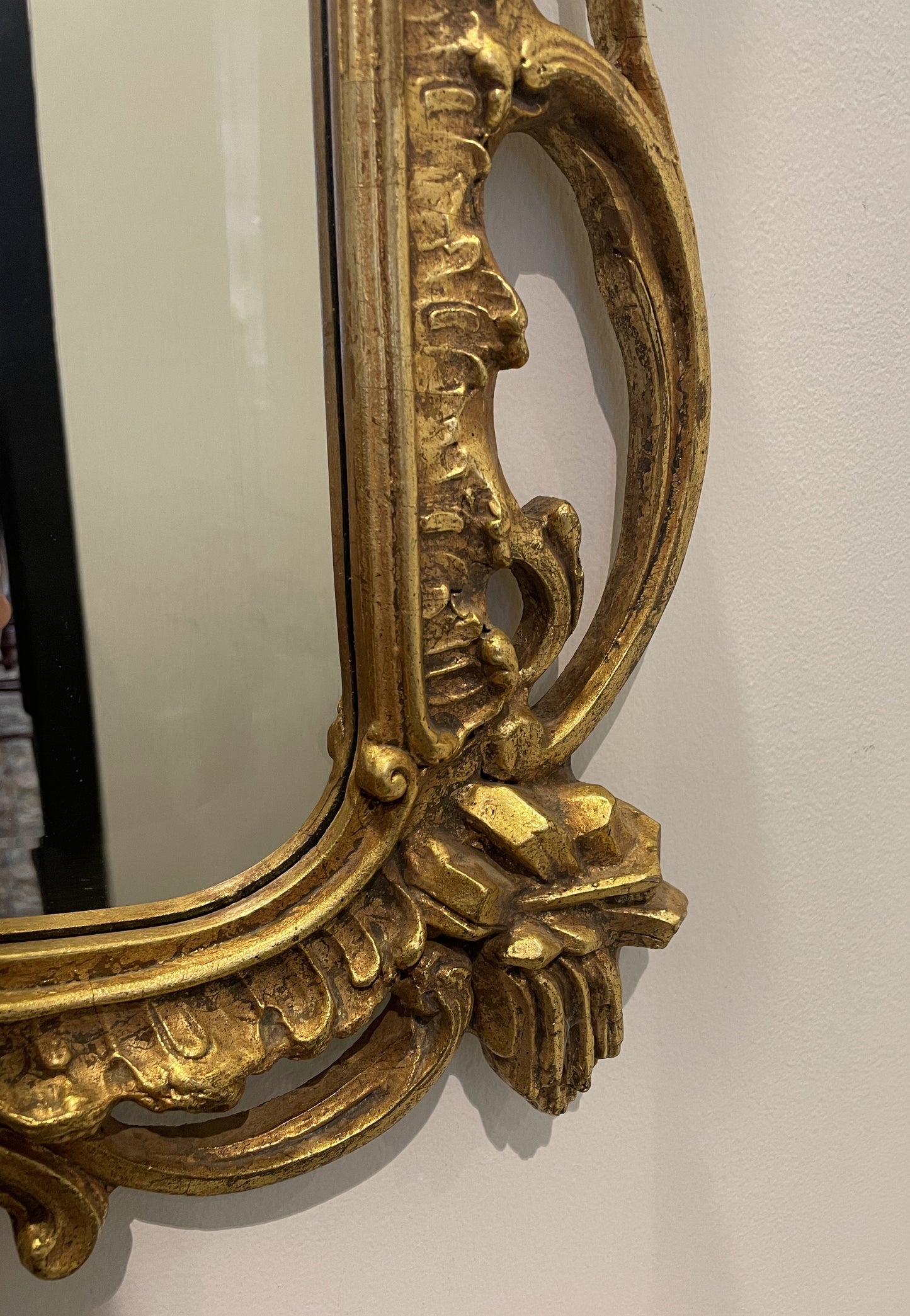 Decorative Arts Gilt Mirror (0BV005)
