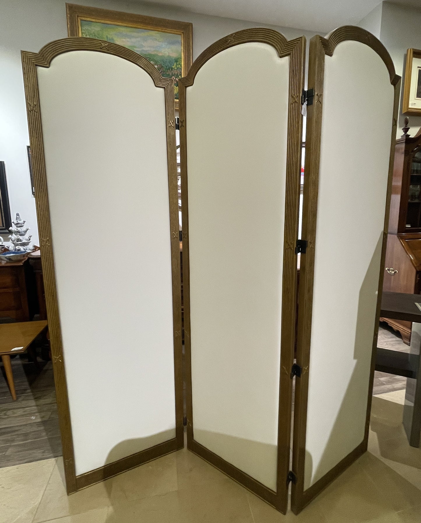 Port 68 Ava Custom leather room divider (0JC003)