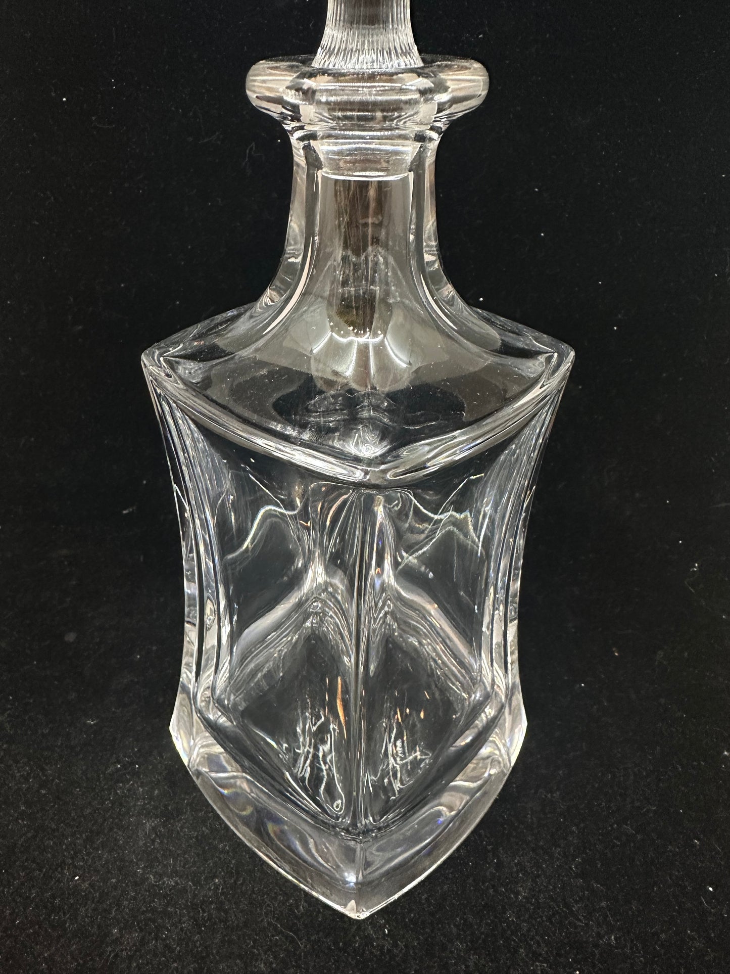Decanter with Fish Tail Stopper (26954)