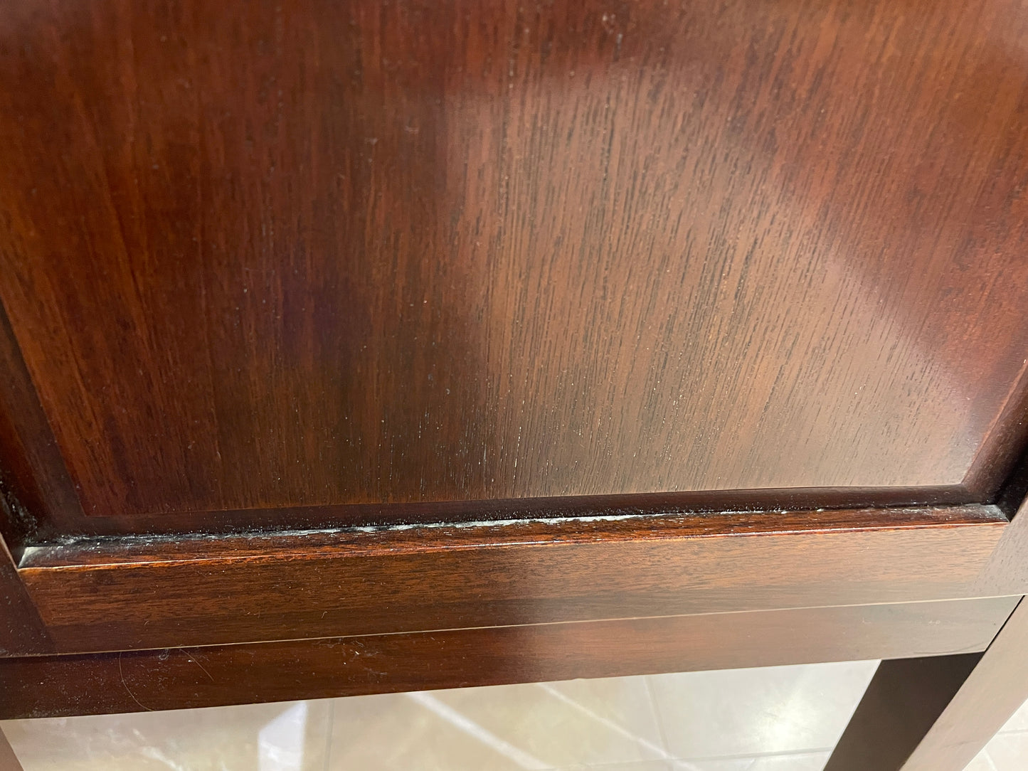 Knob Creek Sideboard with Gallery (0C7001)