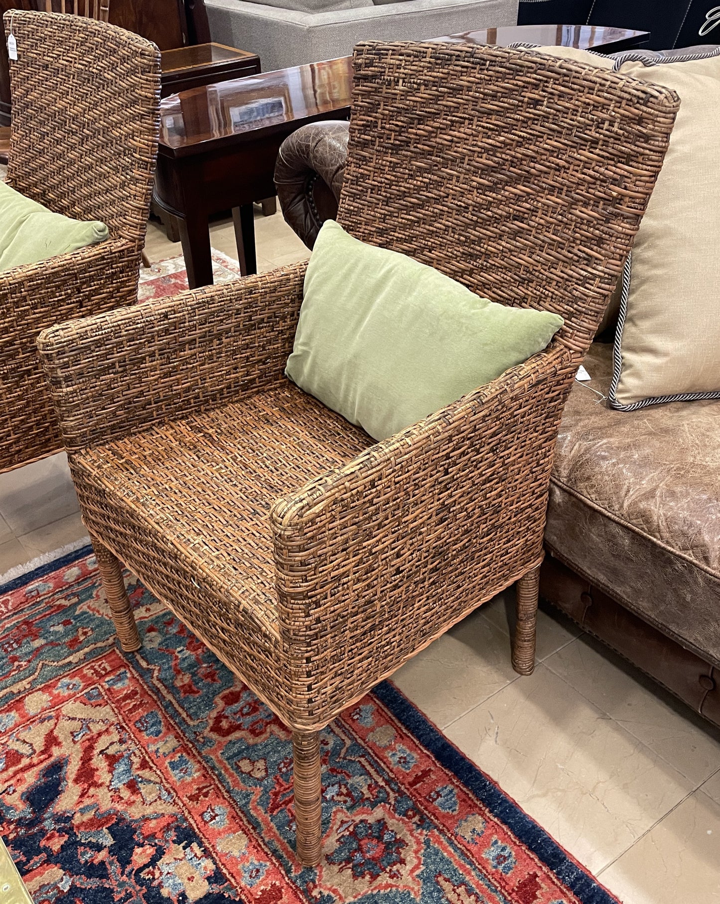 Rushed Arm Chair with Green Lumbar Pillow (0NX007)