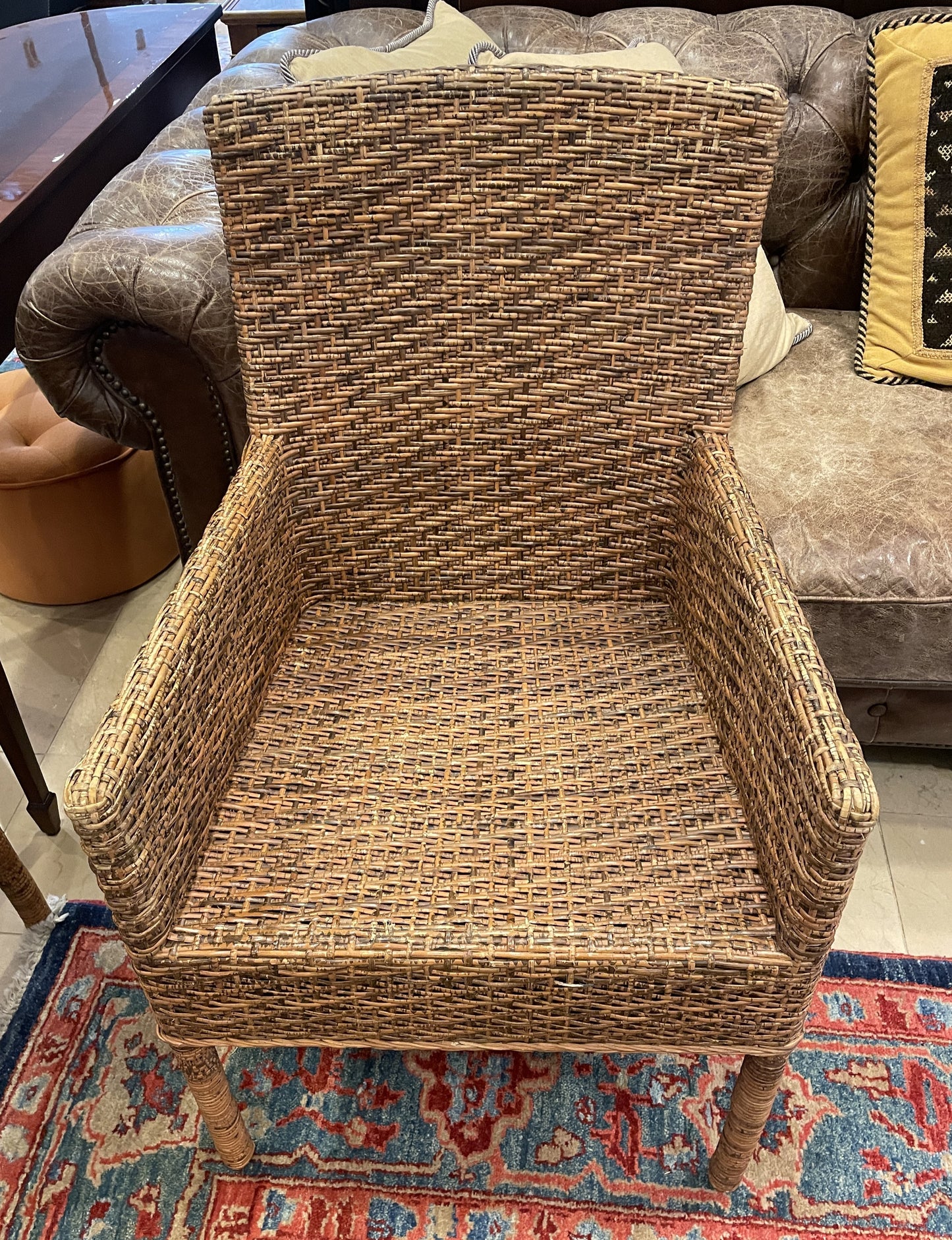 Rushed Arm Chair with Green Lumbar Pillow (0NX007)