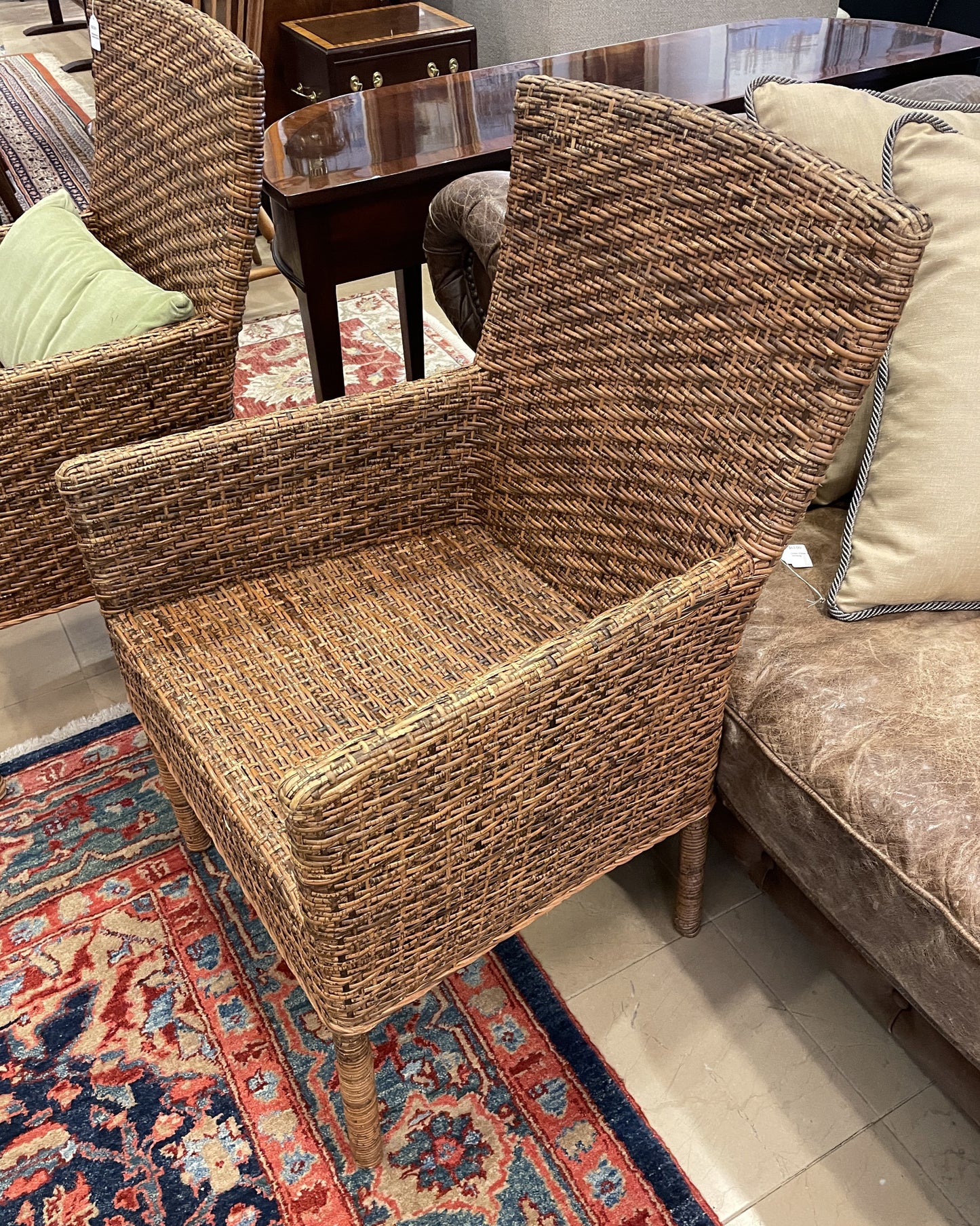 Rushed Arm Chair with Green Lumbar Pillow (0NX007)