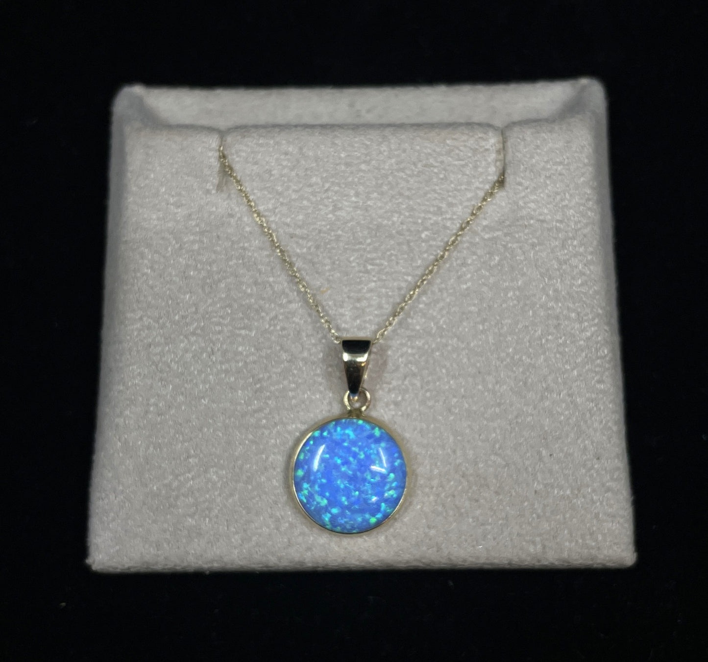 14K Gold and Round Opal Necklace (0KA003)