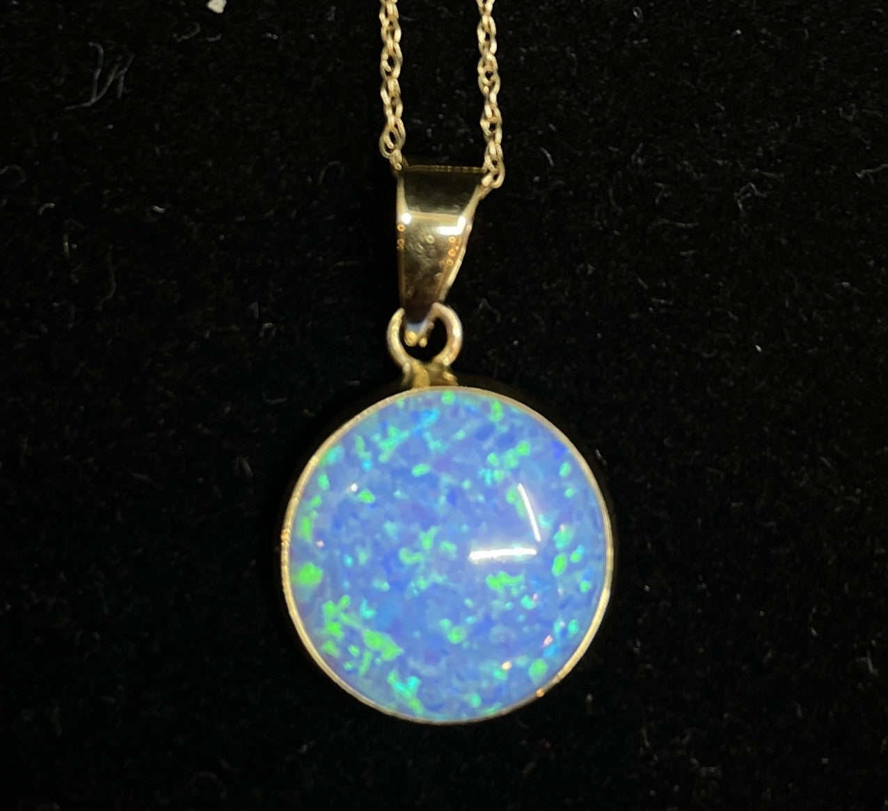 14K Gold and Round Opal Necklace (0KA003)