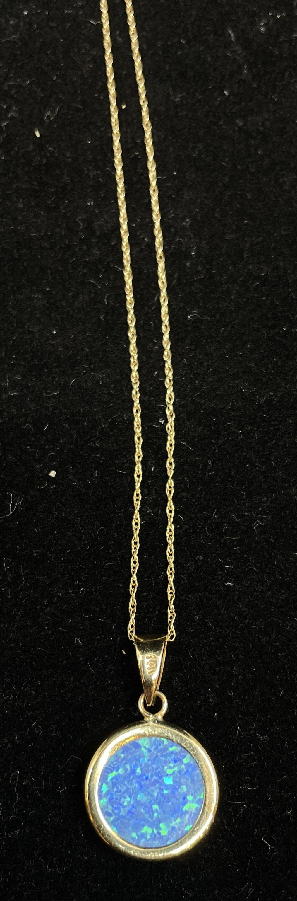 14K Gold and Round Opal Necklace (0KA003)