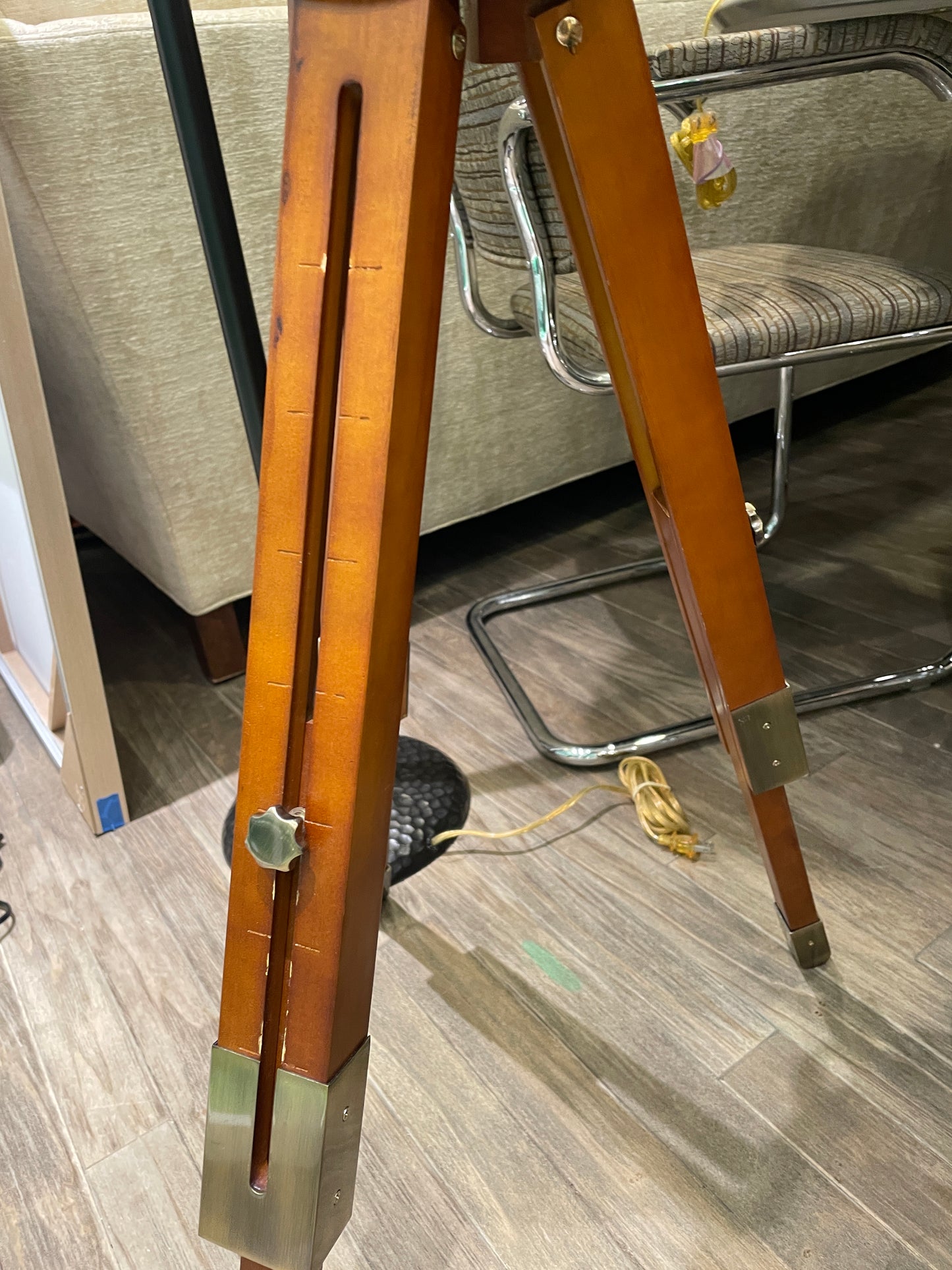 National Geographic Globe on Tripod stand (0NW00G)