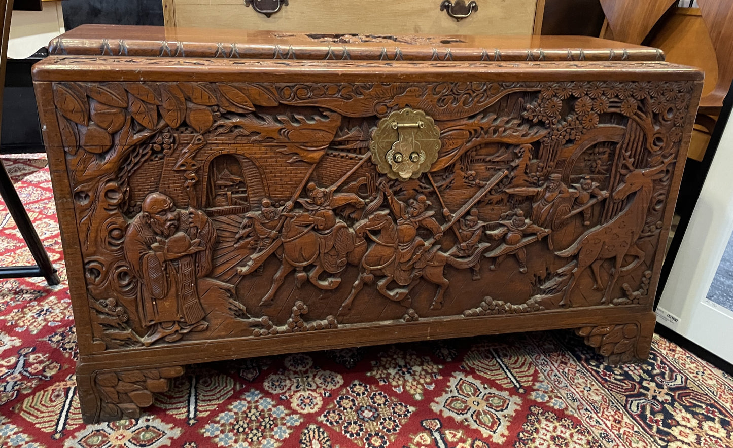 Chinese Carved Camphor Chest/Trunk (0NW00L)