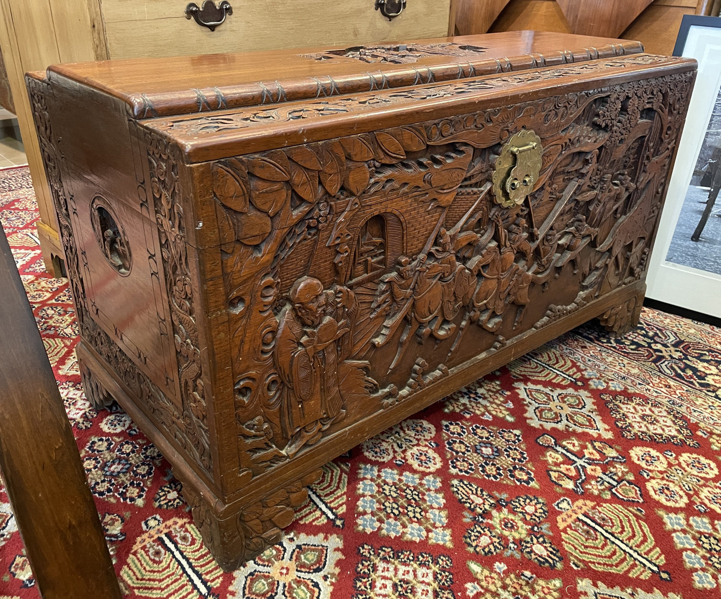 Chinese Carved Camphor Chest/Trunk (0NW00L)