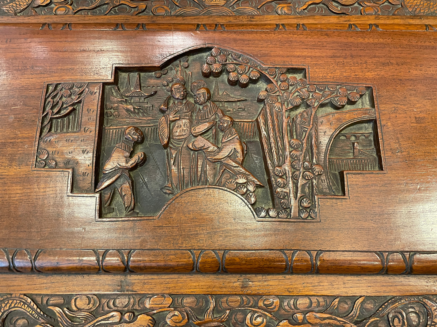 Chinese Carved Camphor Chest/Trunk (0NW00L)
